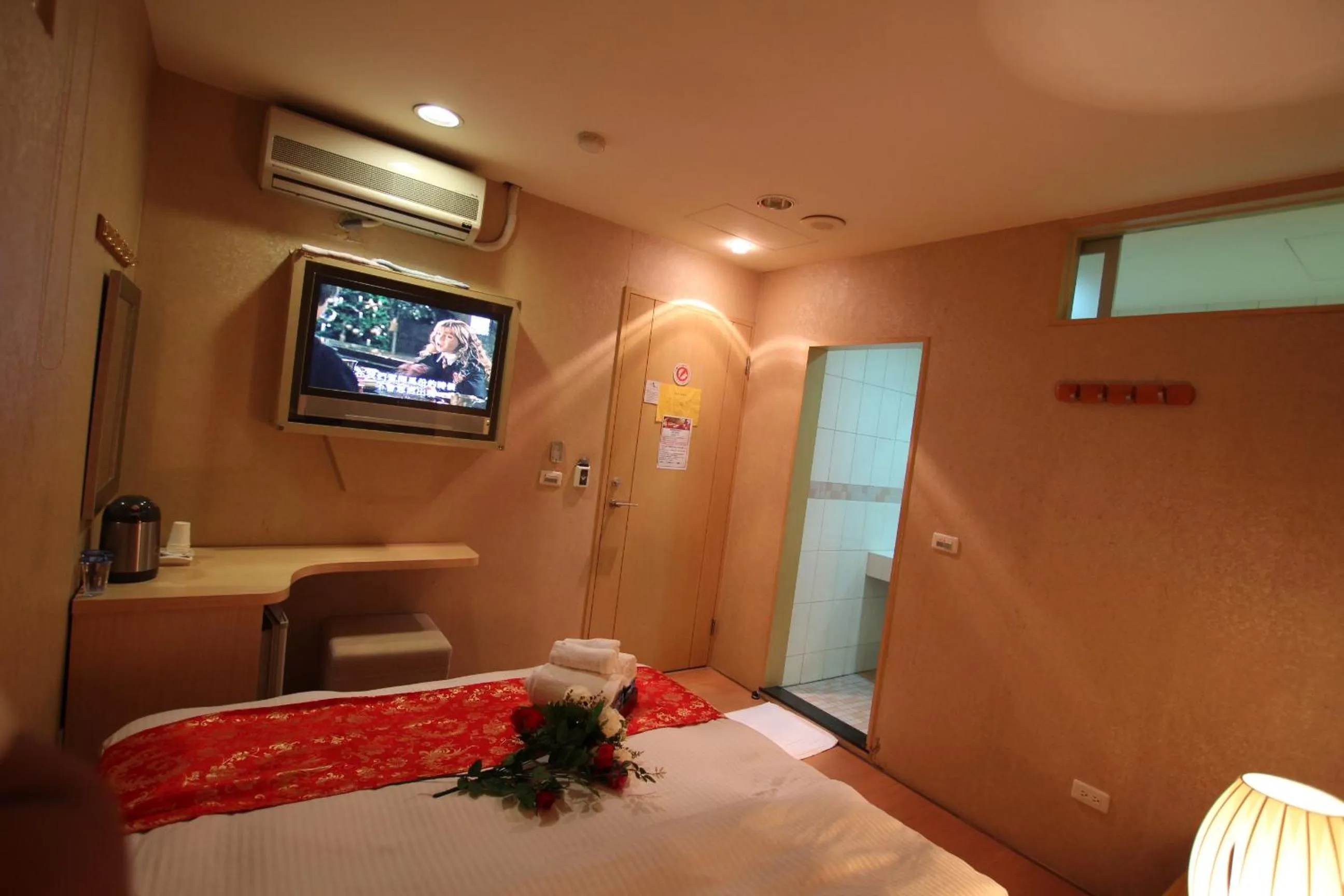 Bed in Tanxiang Resort Hotel Sun Moon Lake Harbour - Sun Moon Lake Pier