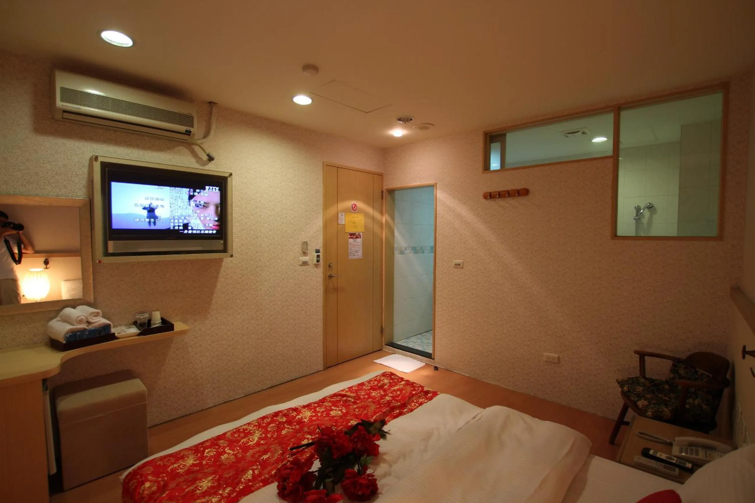 Bed in Tanxiang Resort Hotel Sun Moon Lake Harbour - Sun Moon Lake Pier