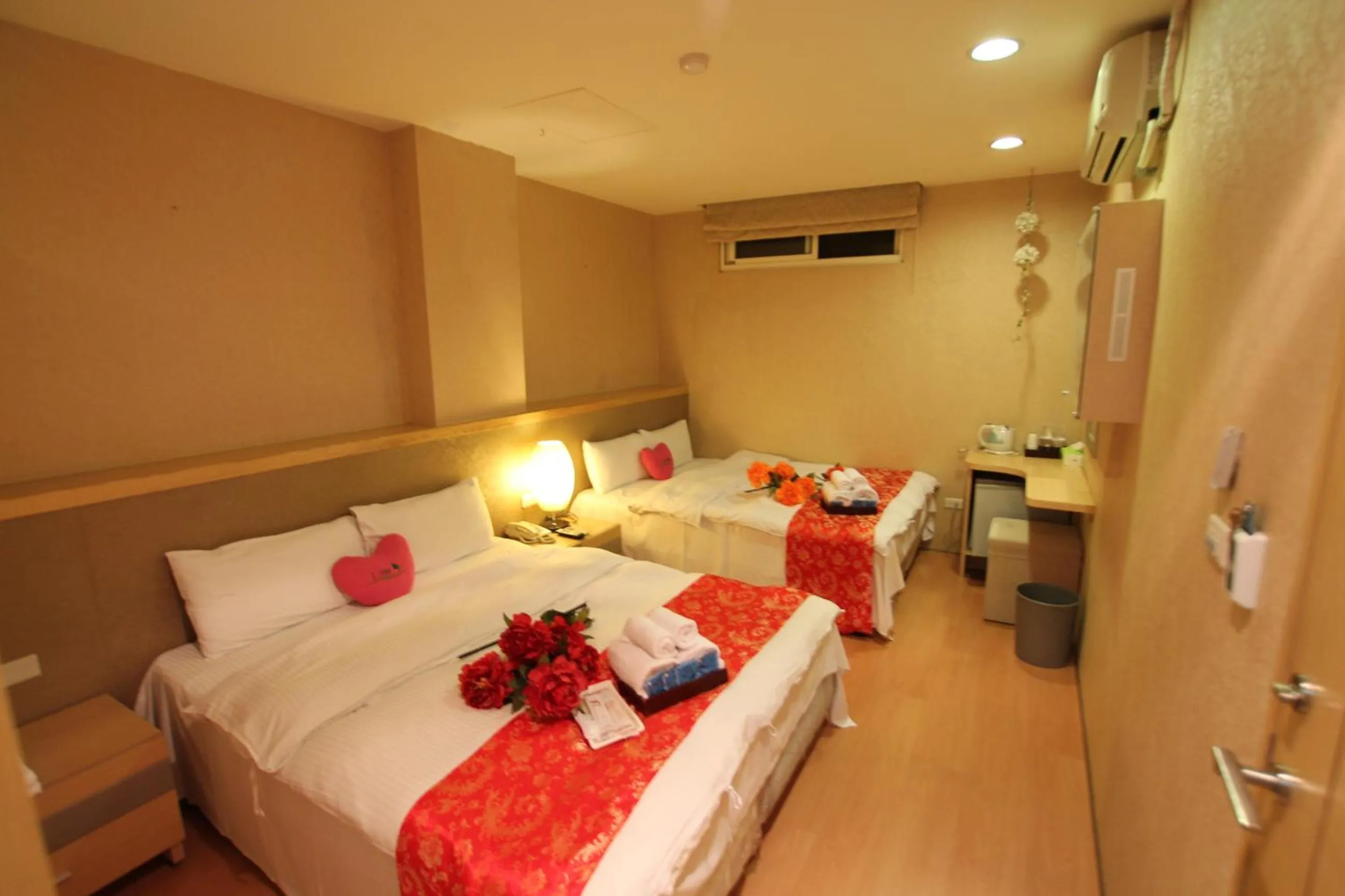 Bed in Tanxiang Resort Hotel Sun Moon Lake Harbour - Sun Moon Lake Pier