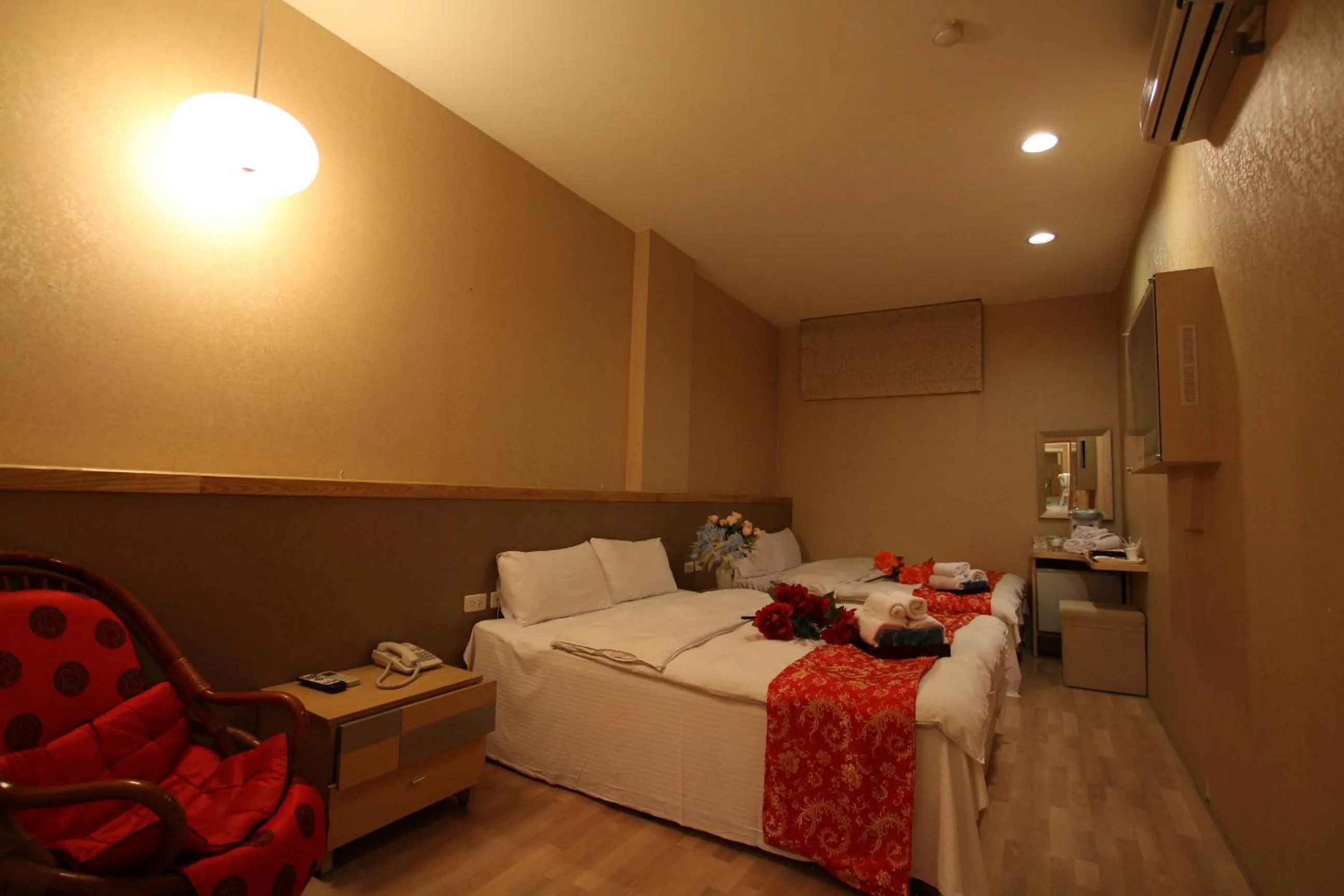 Bed in Tanxiang Resort Hotel Sun Moon Lake Harbour - Sun Moon Lake Pier