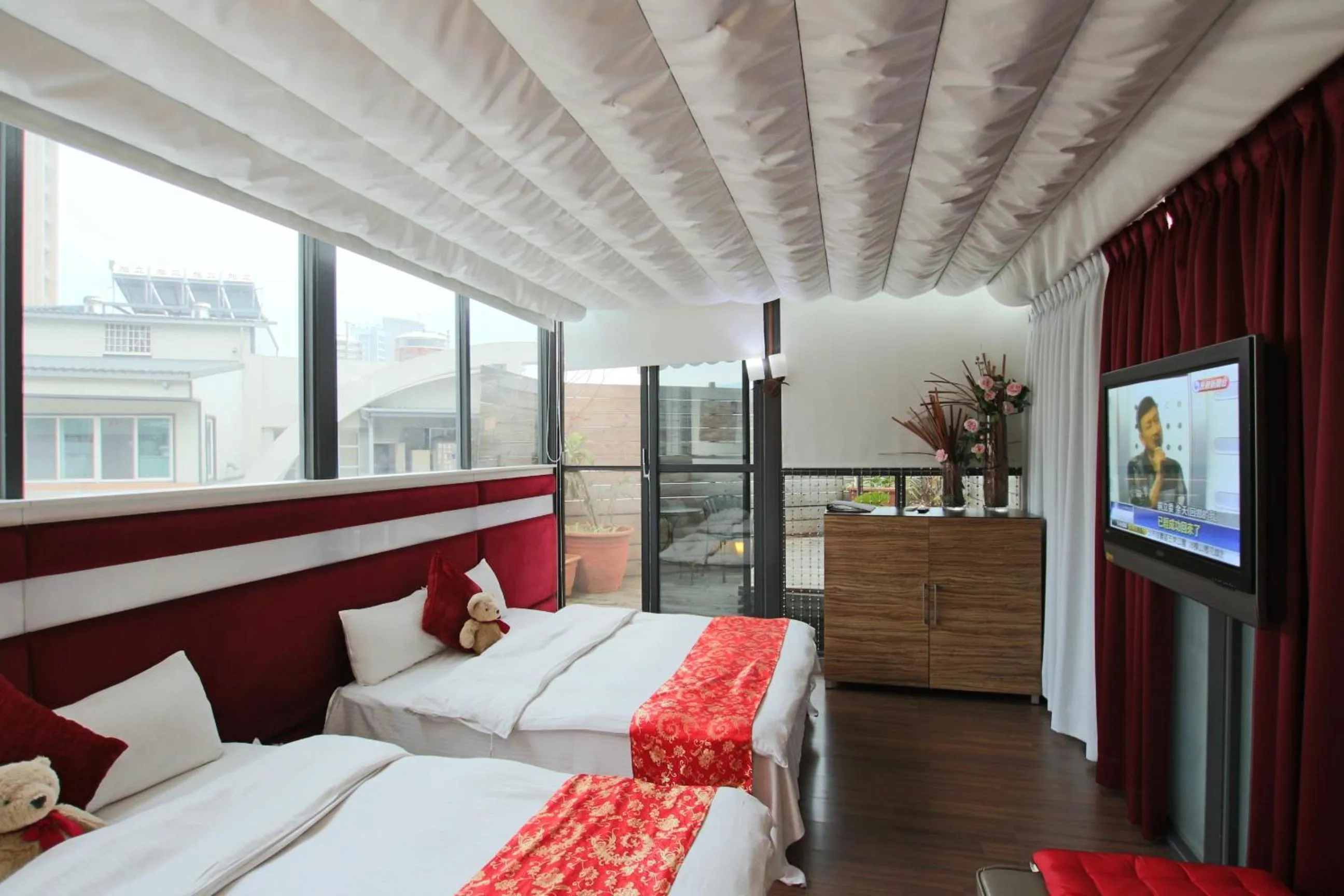 Bed in Tanxiang Resort Hotel Sun Moon Lake Harbour - Sun Moon Lake Pier