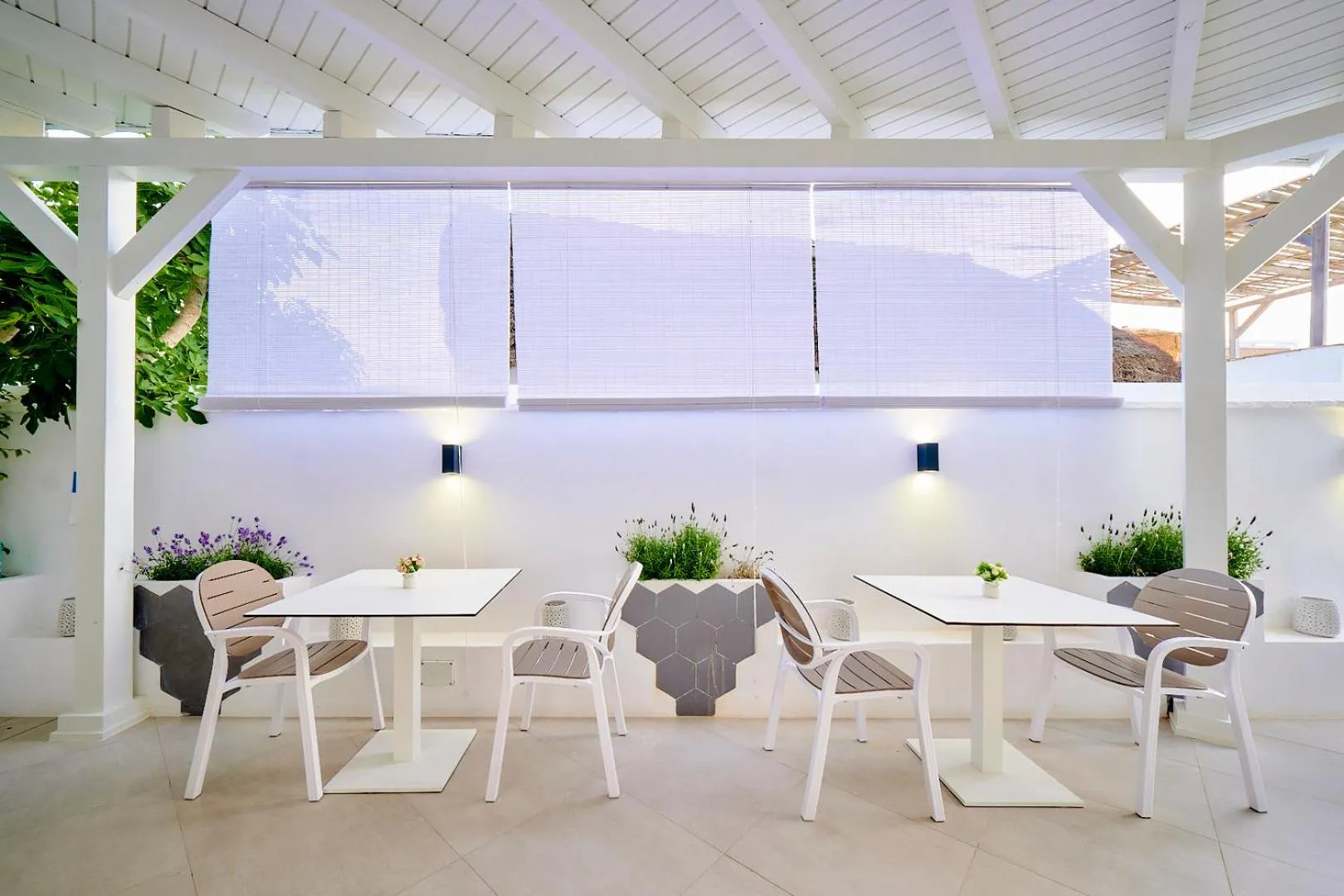 Swimming pool in Labreña Hotel