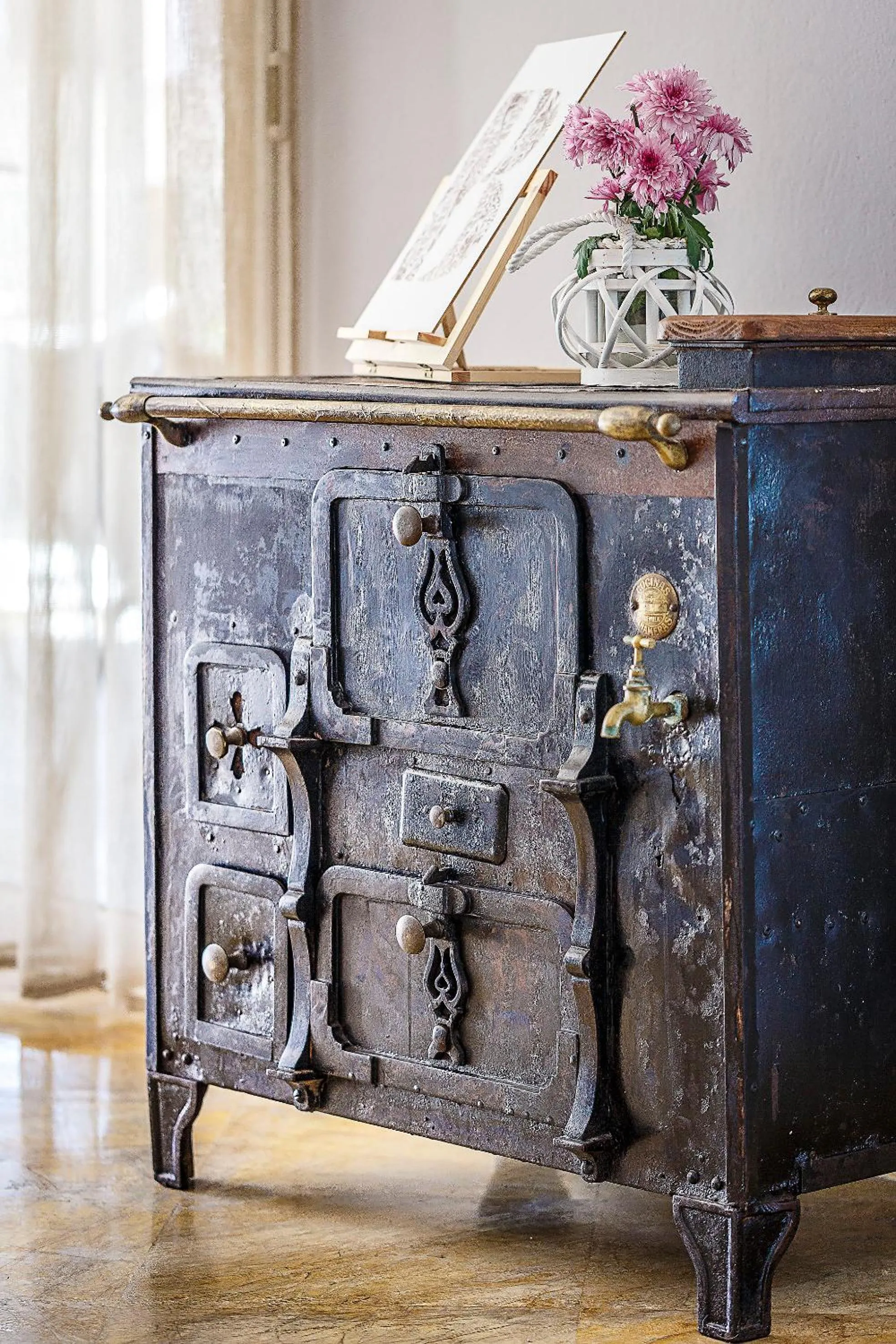 Decorative detail in Labreña Hotel