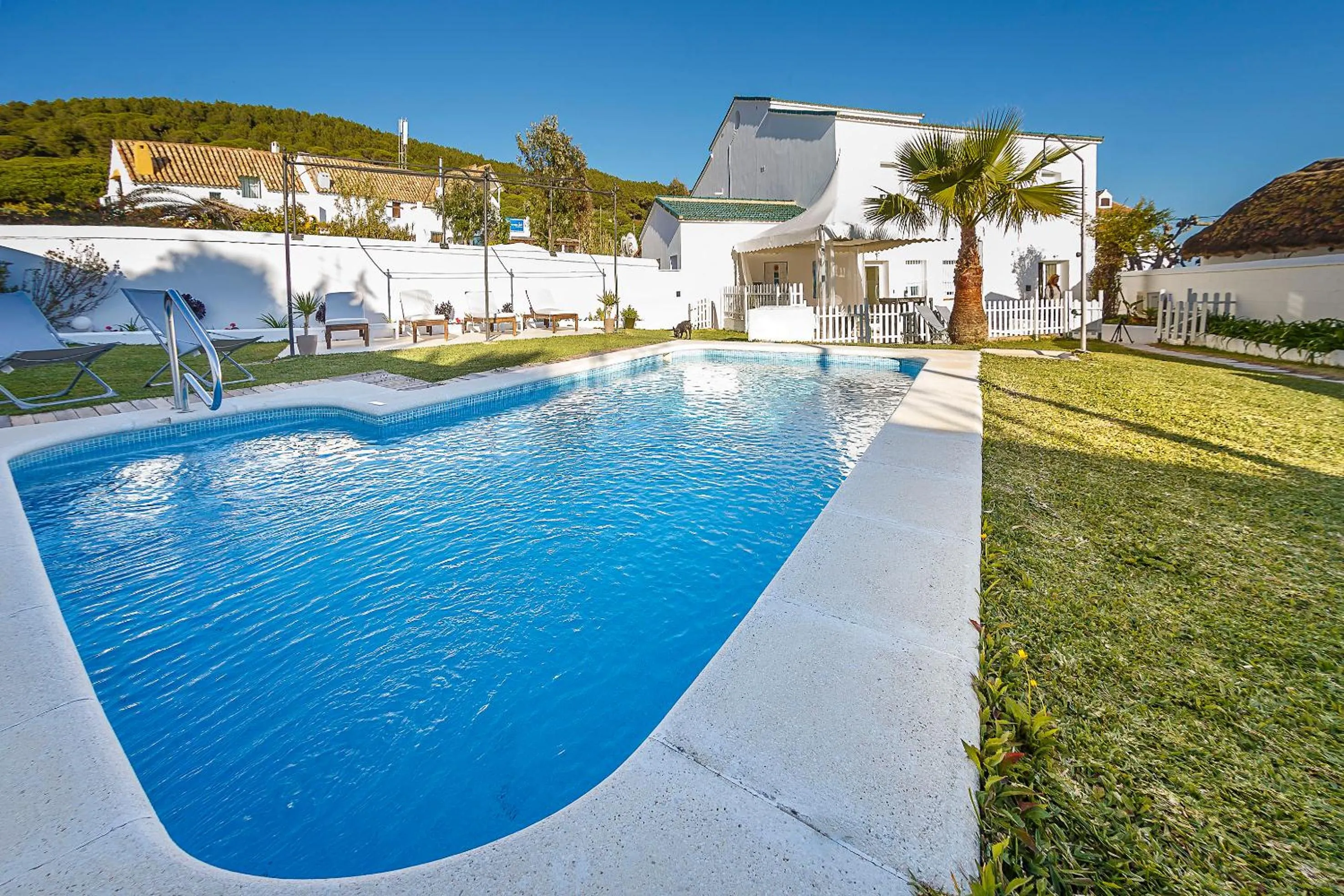 Swimming pool in Labreña Hotel