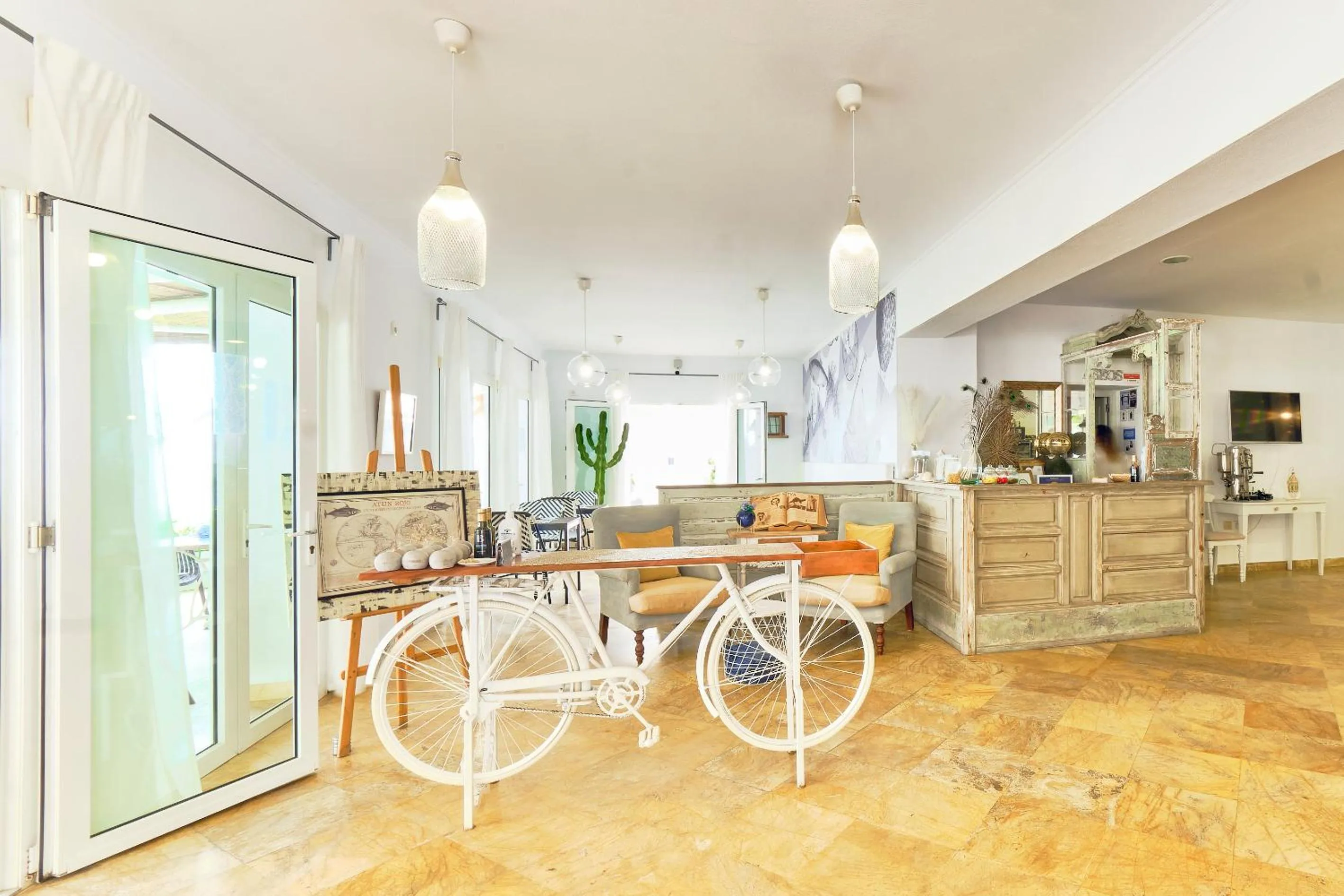 Restaurant/places to eat in Labreña Hotel