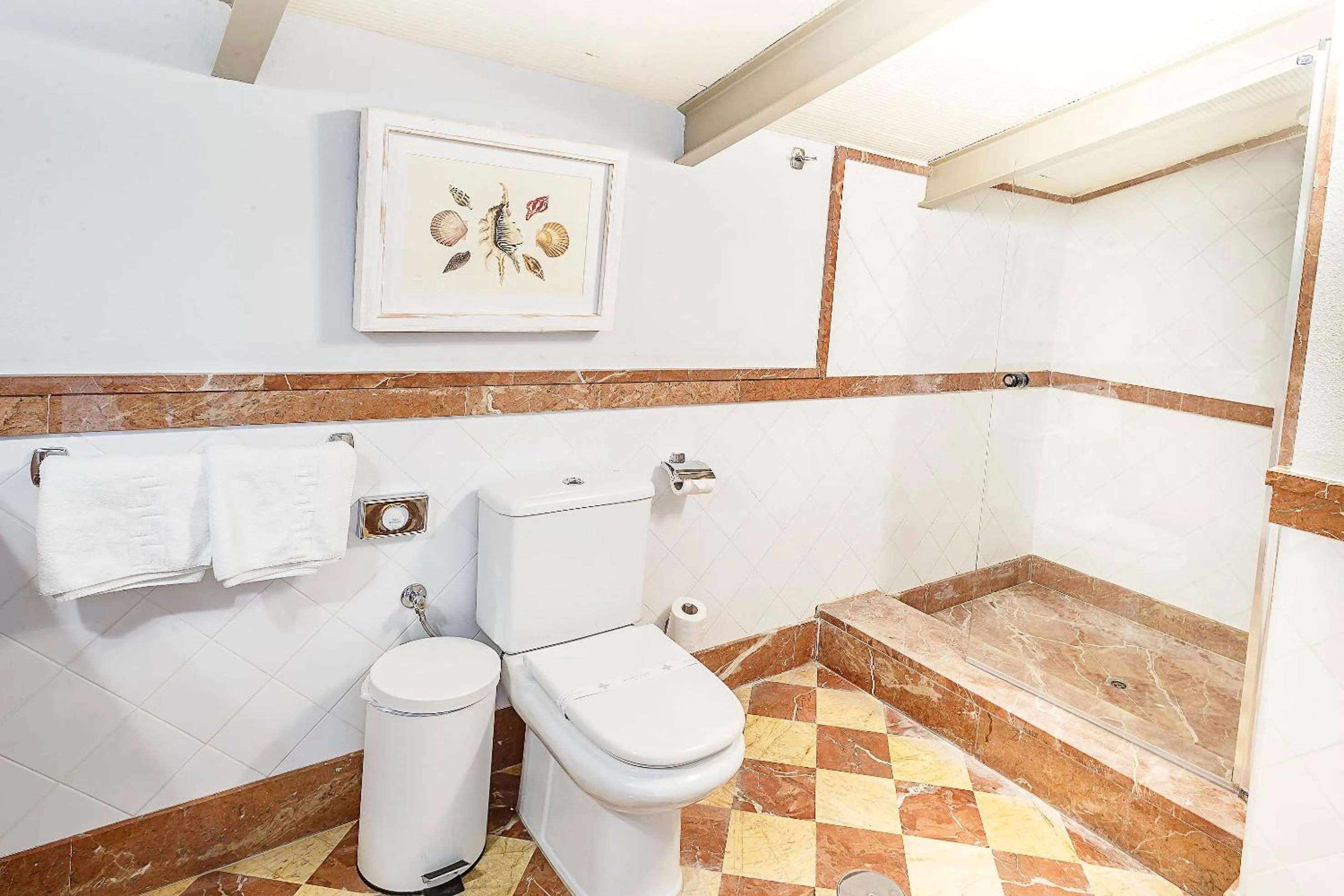 Bathroom in Labreña Hotel