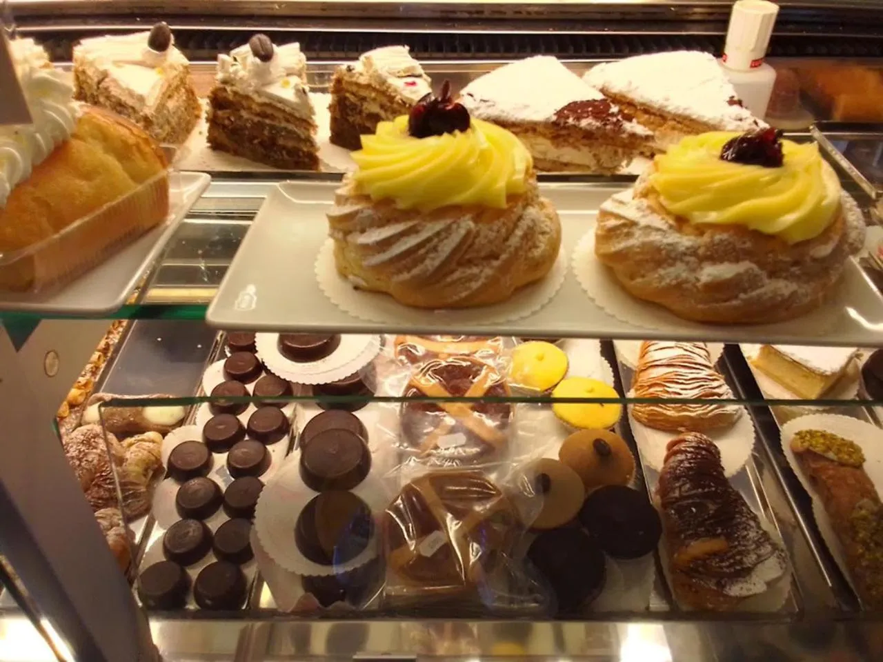 Restaurant/places to eat in L'Atelier Vedi Napoli ai tuoi piedi