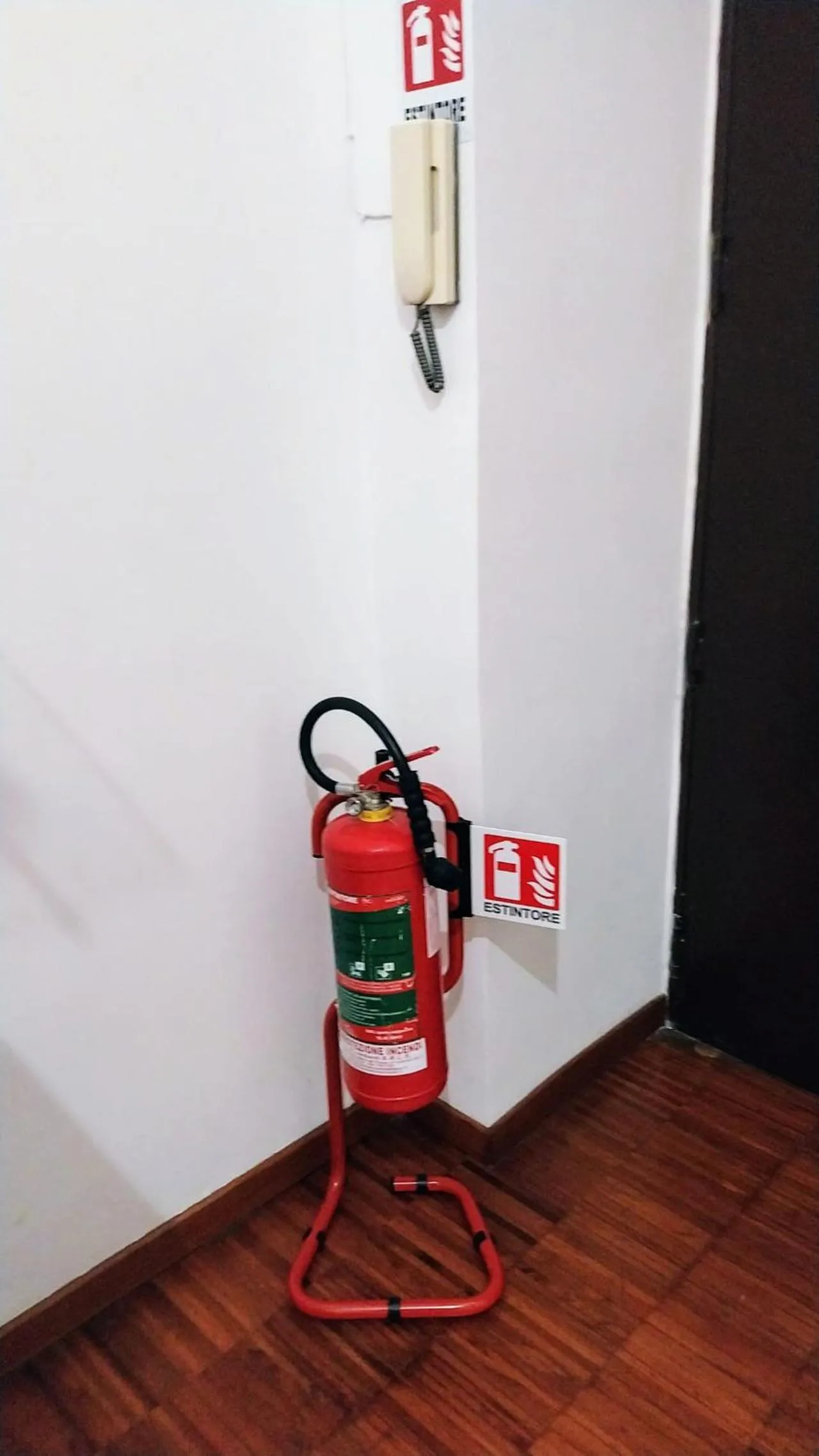 Seating area in L'Atelier Vedi Napoli ai tuoi piedi