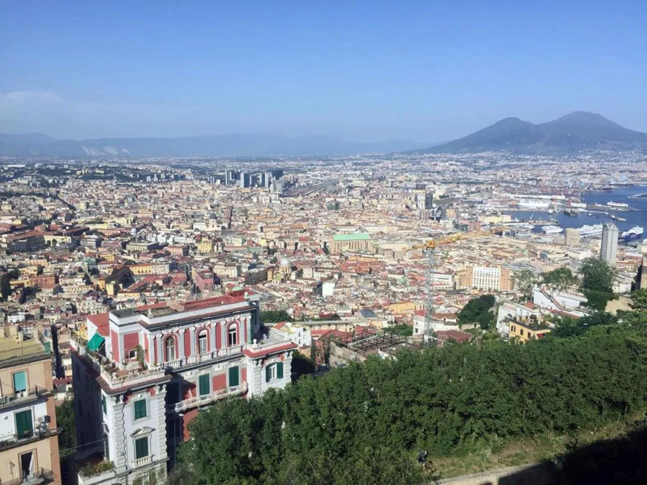 Nearby landmark in L'Atelier Vedi Napoli ai tuoi piedi