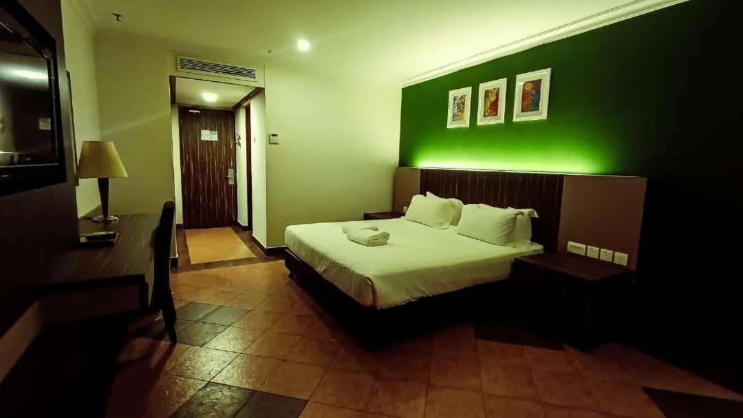 Bed in De Rhu Beach Resort