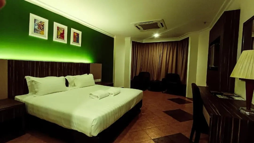 Bed in De Rhu Beach Resort