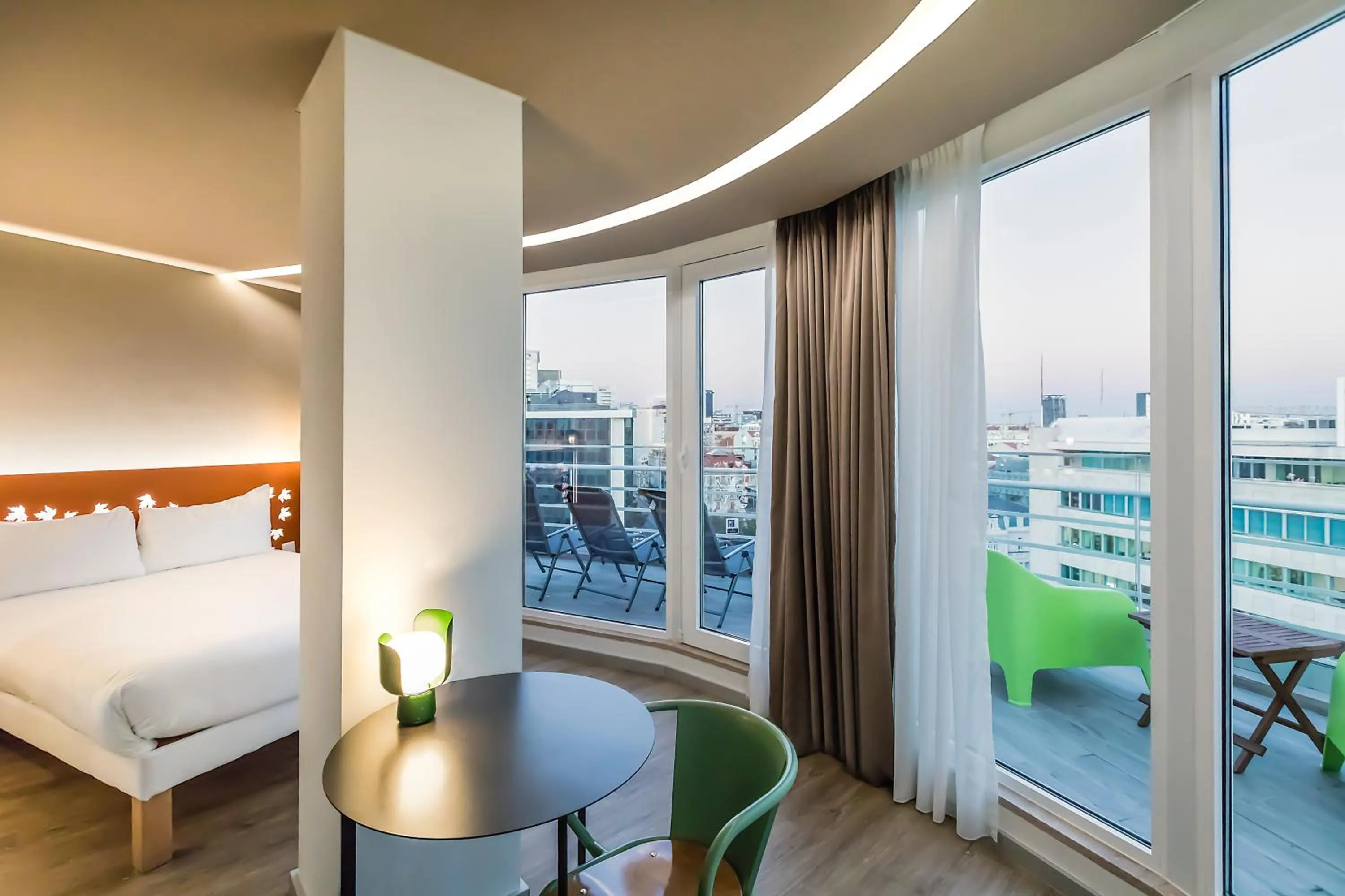 Bed in Ibis Styles Lisboa Centro Marquês de Pombal