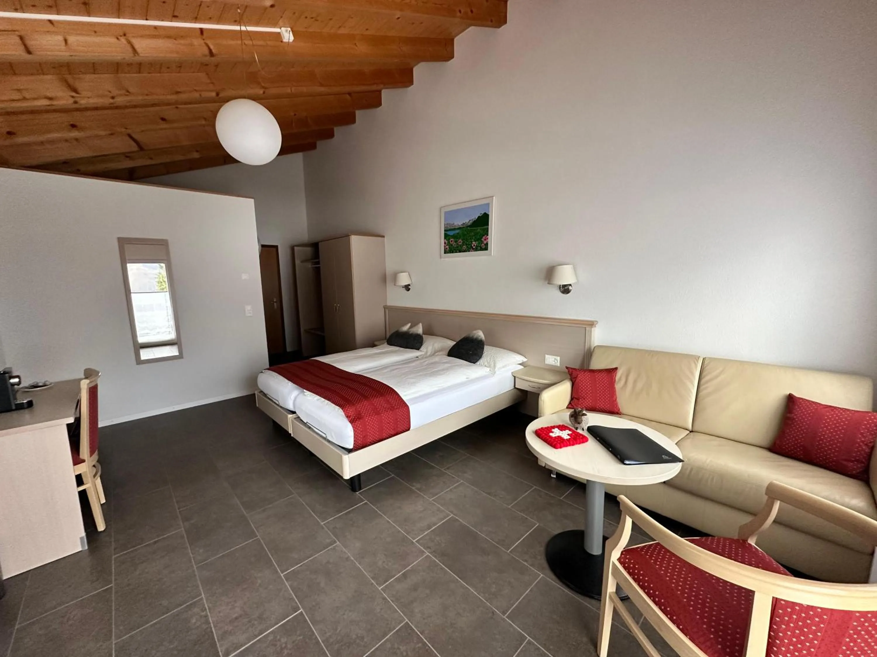 Bedroom, Bed in Chalet Gafri -Boutique B&B - comfort and hospitality - near Interlaken