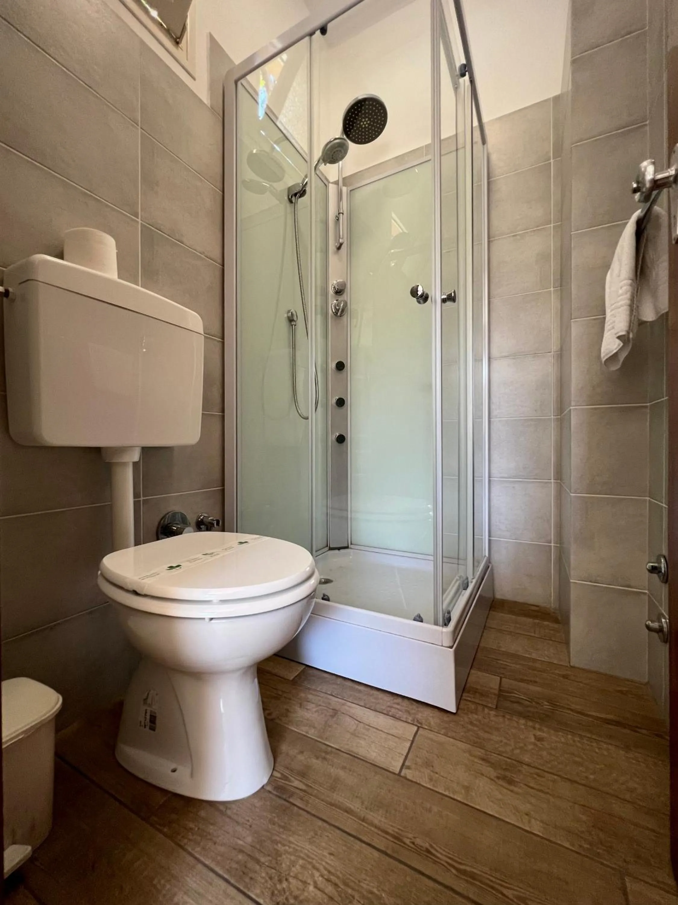 Shower in Hotel Pineta