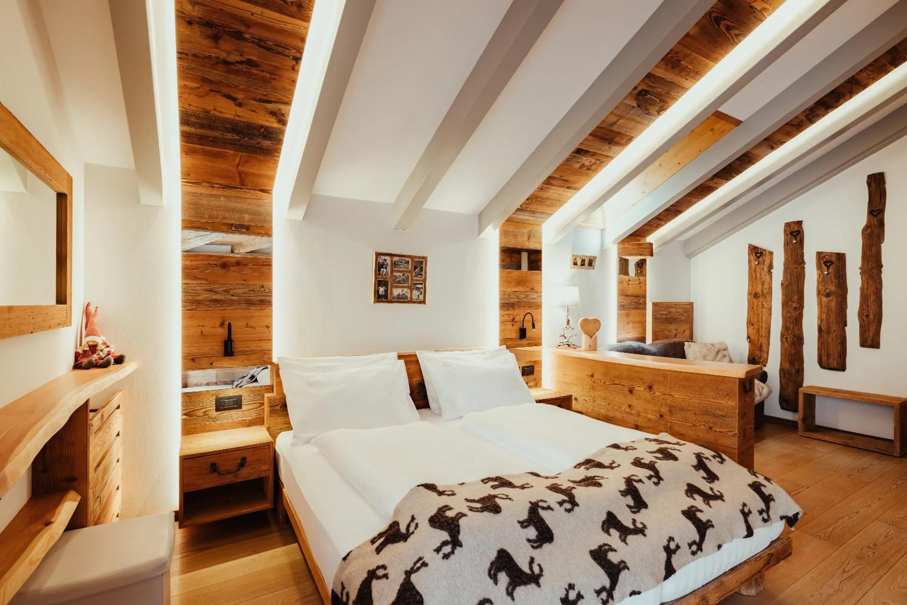 Bed in Hotel Alpenrose