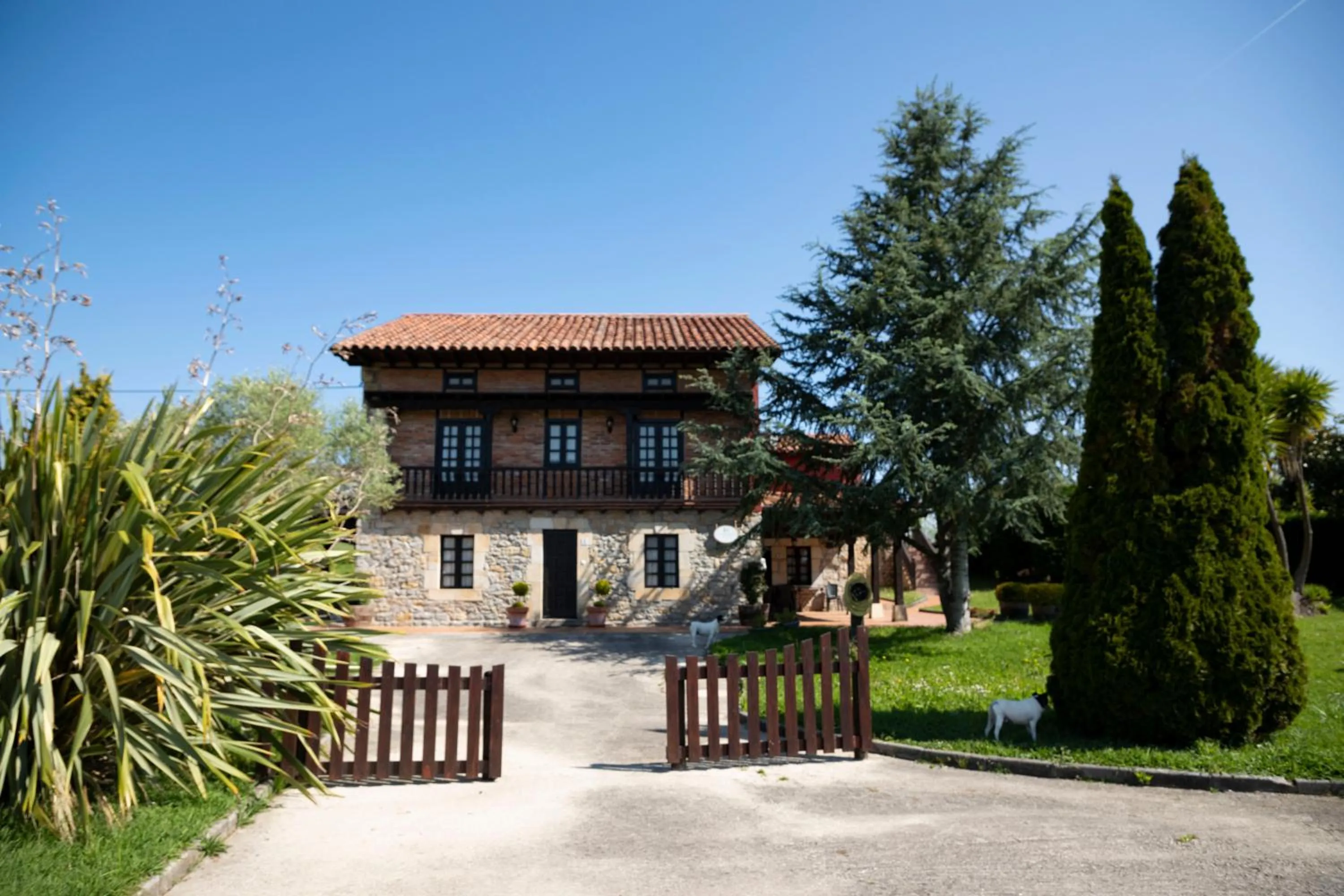 Two-Bedroom Apartment in Apartamentos La Gloria