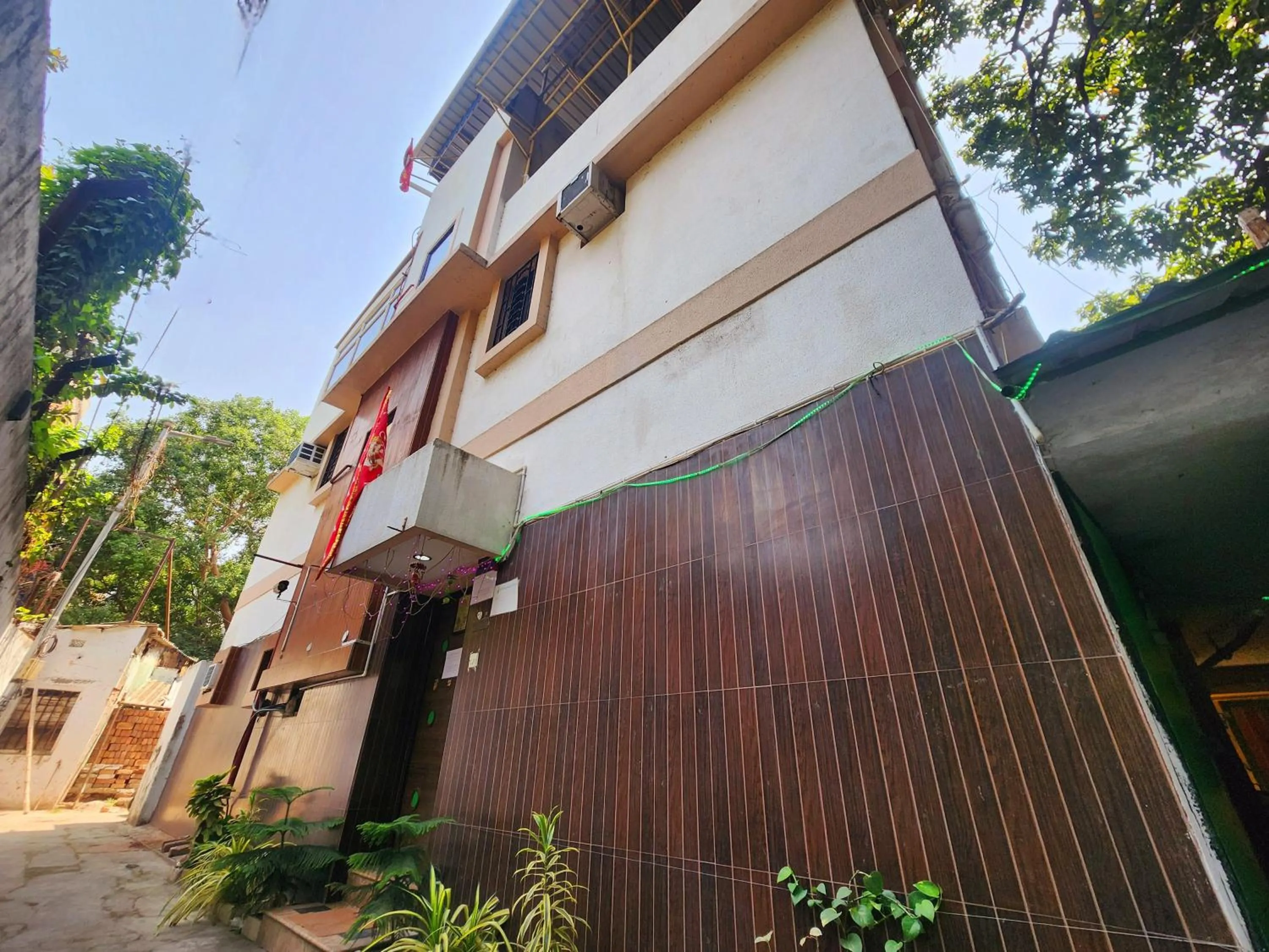 Facade/entrance in Bhammar's Inn - A Pure Veg