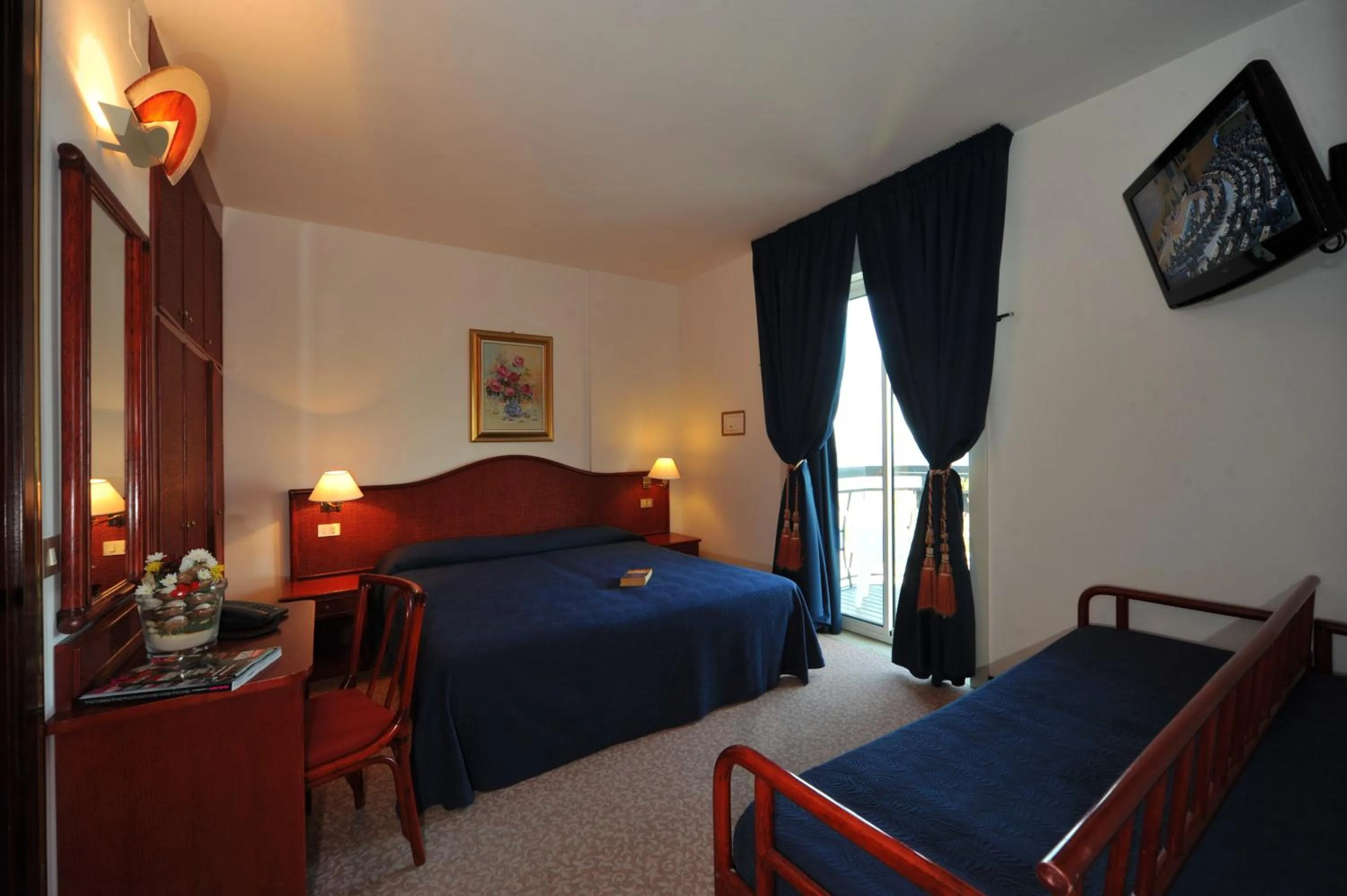 Day, Bed in Hotel Beny