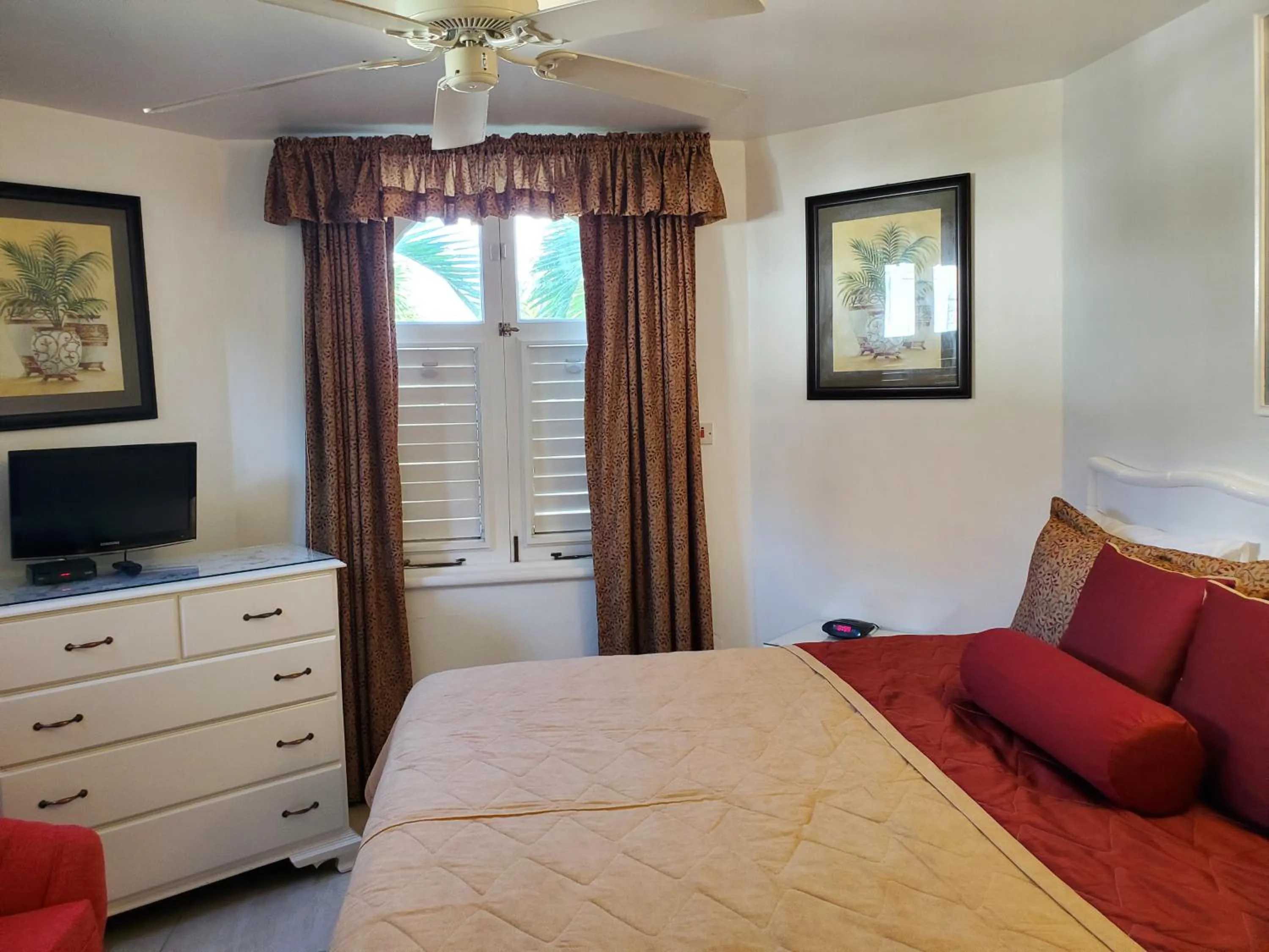 Bedroom, Bed in Sandcastles Resort, Ocho Rios