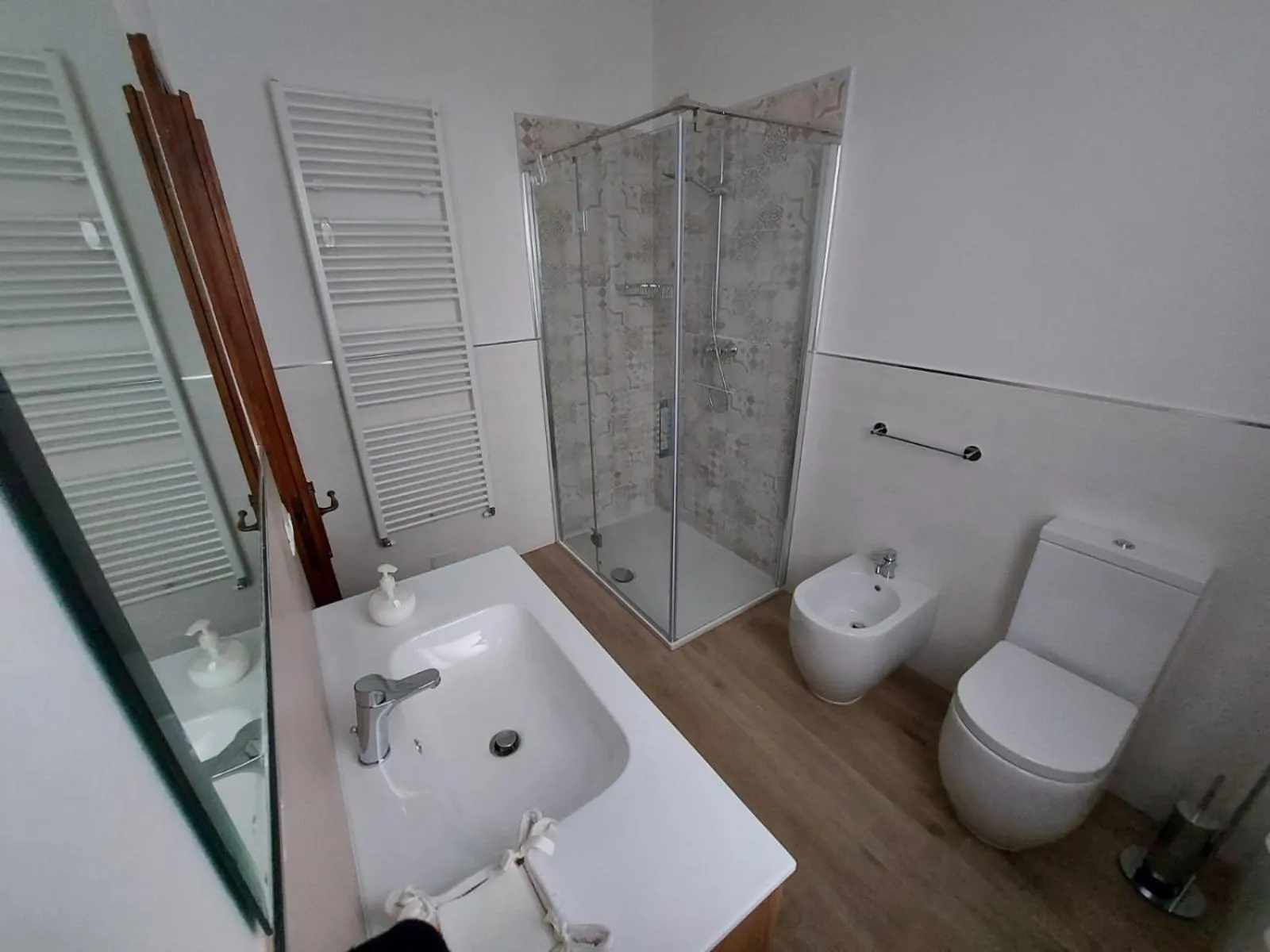 Shower in Gli Oleandri B&B