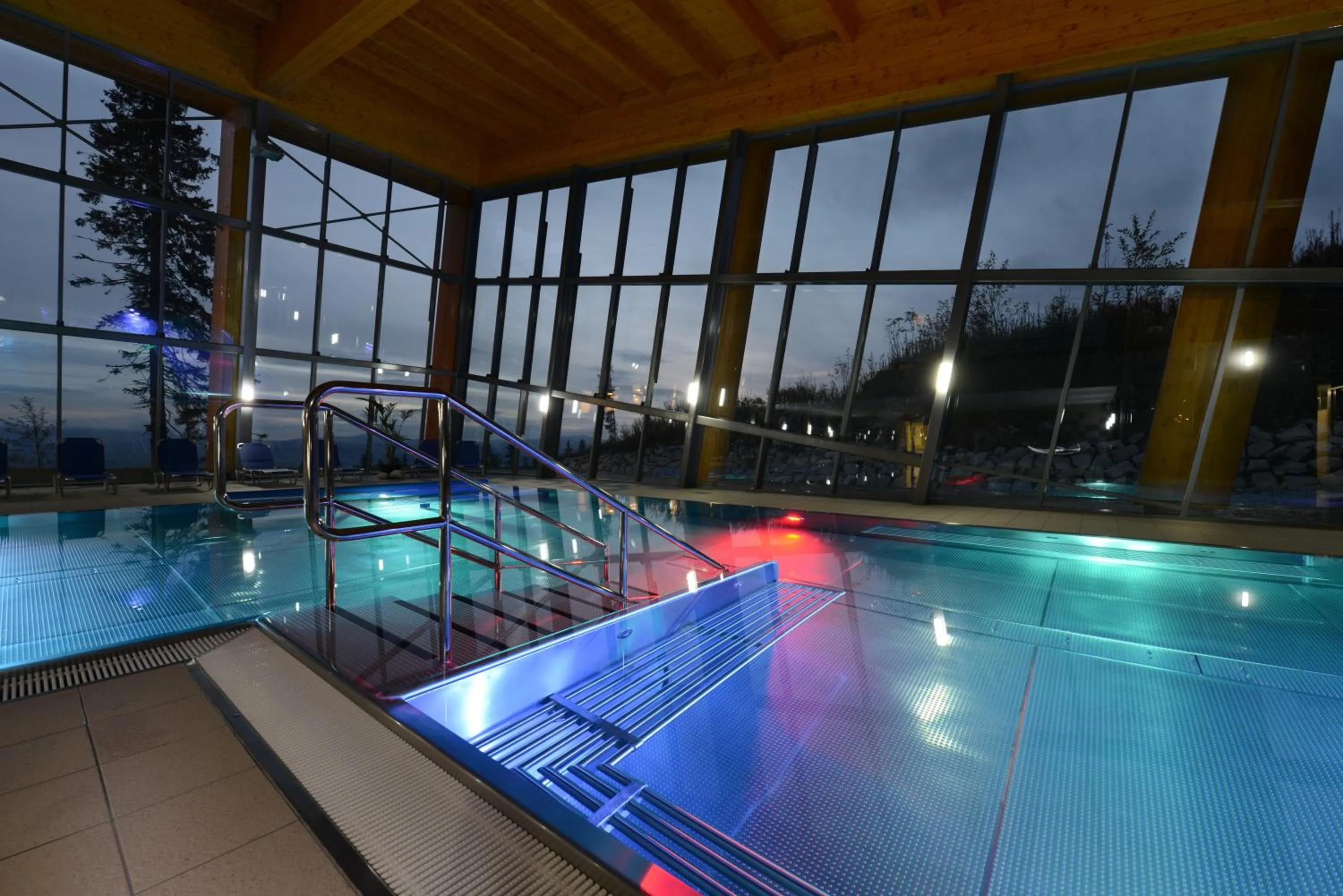 Swimming pool in Hotel SOREA TRIGAN