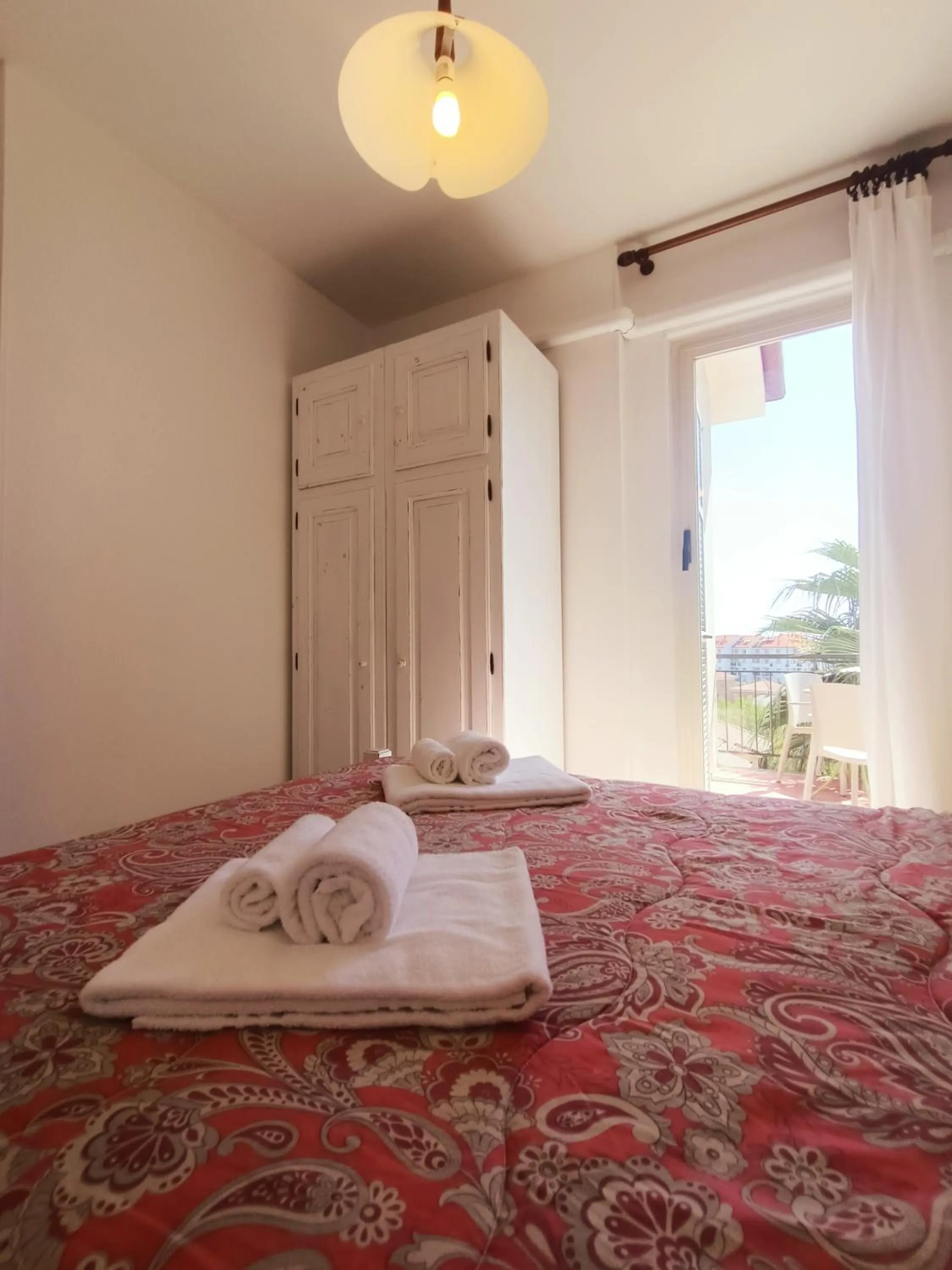 Photo of the whole room, Bed in Residence La Meridiana