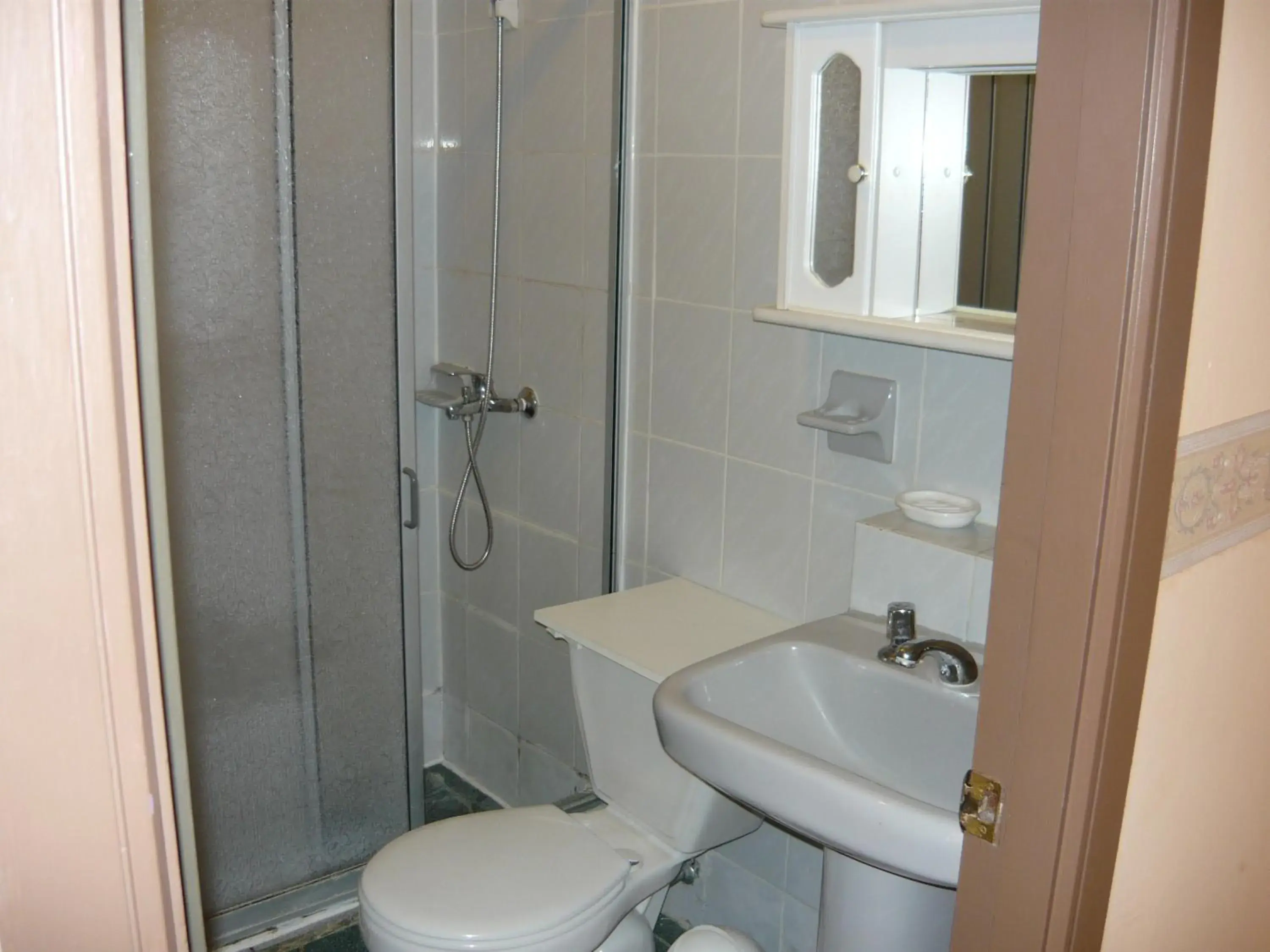 Triple Room 3 Beds in Hostal Residencia Blest Gana Triple Room 3 Beds in Hostal Residencia Blest Gana