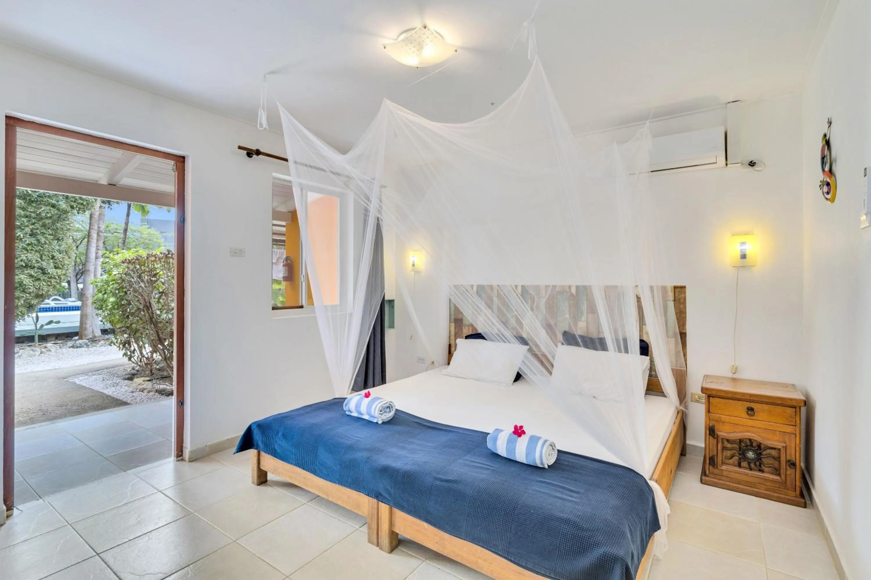 Bedroom, Bed in Tropical Divers Resort