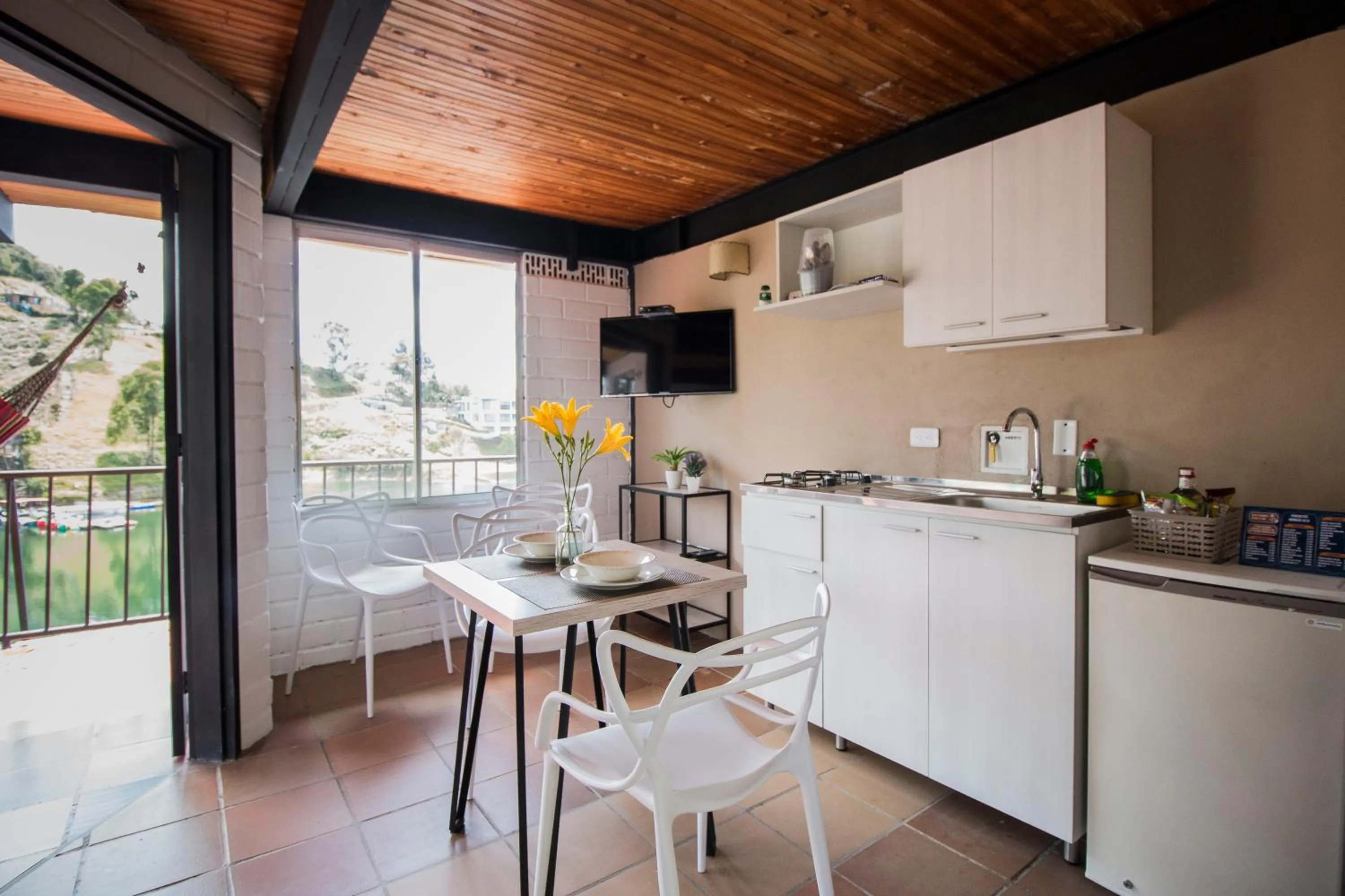 Kitchen or kitchenette in Ecolodge Bahia del Peñón