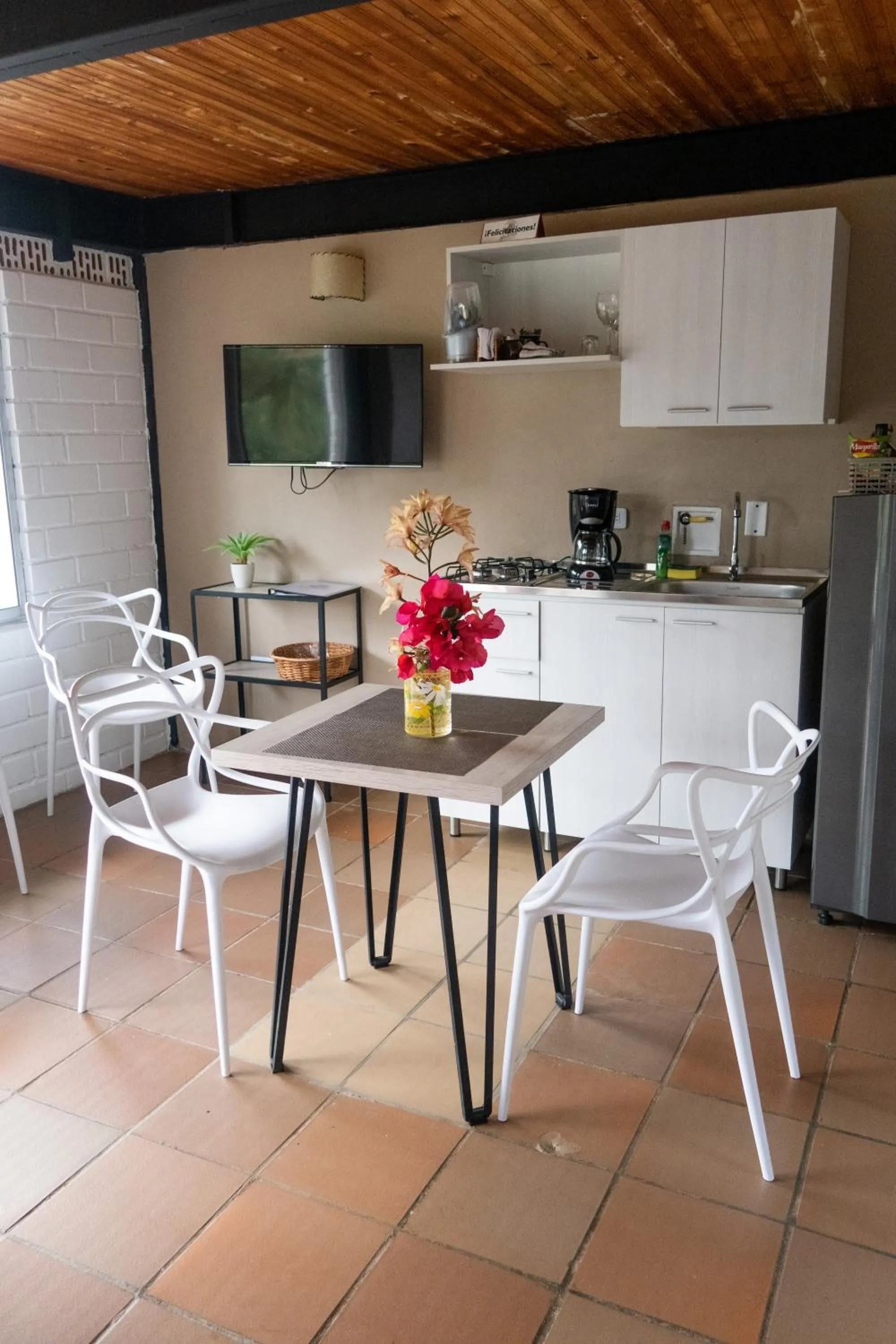 Dining area in Ecolodge Bahia del Peñón