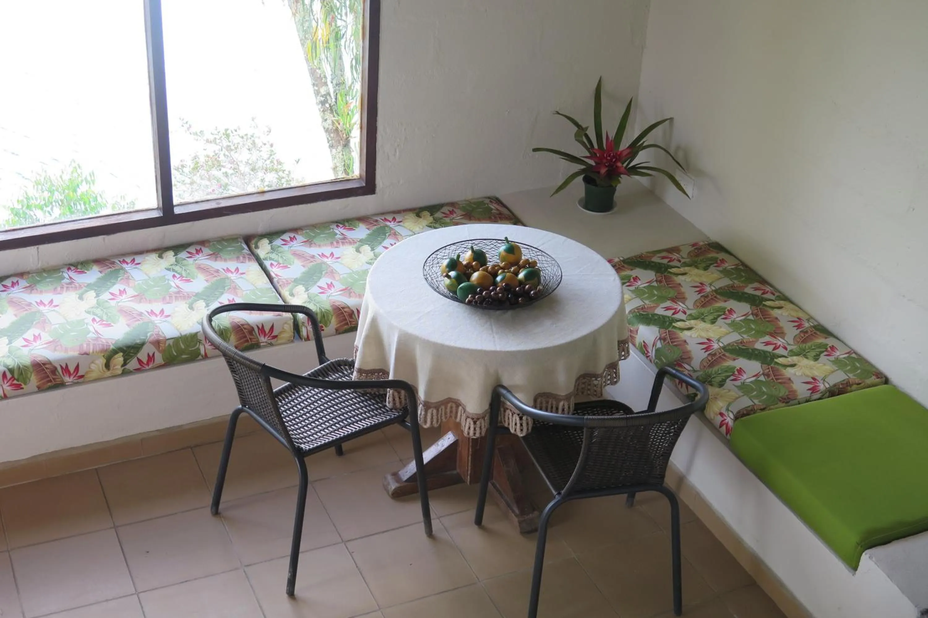Living room in Ecolodge Bahia del Peñón