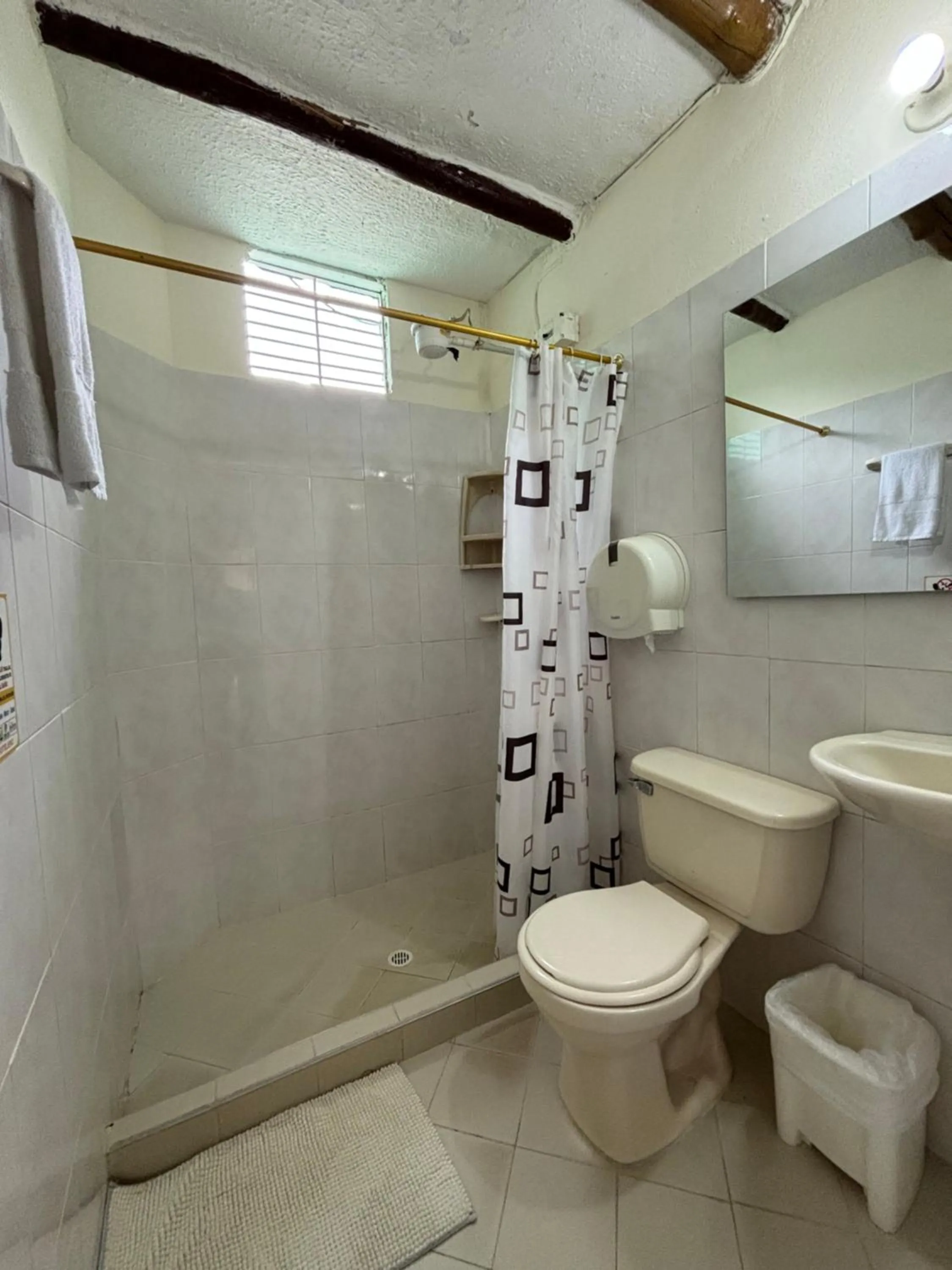 Shower in Hotel Posada Campestre San Gil