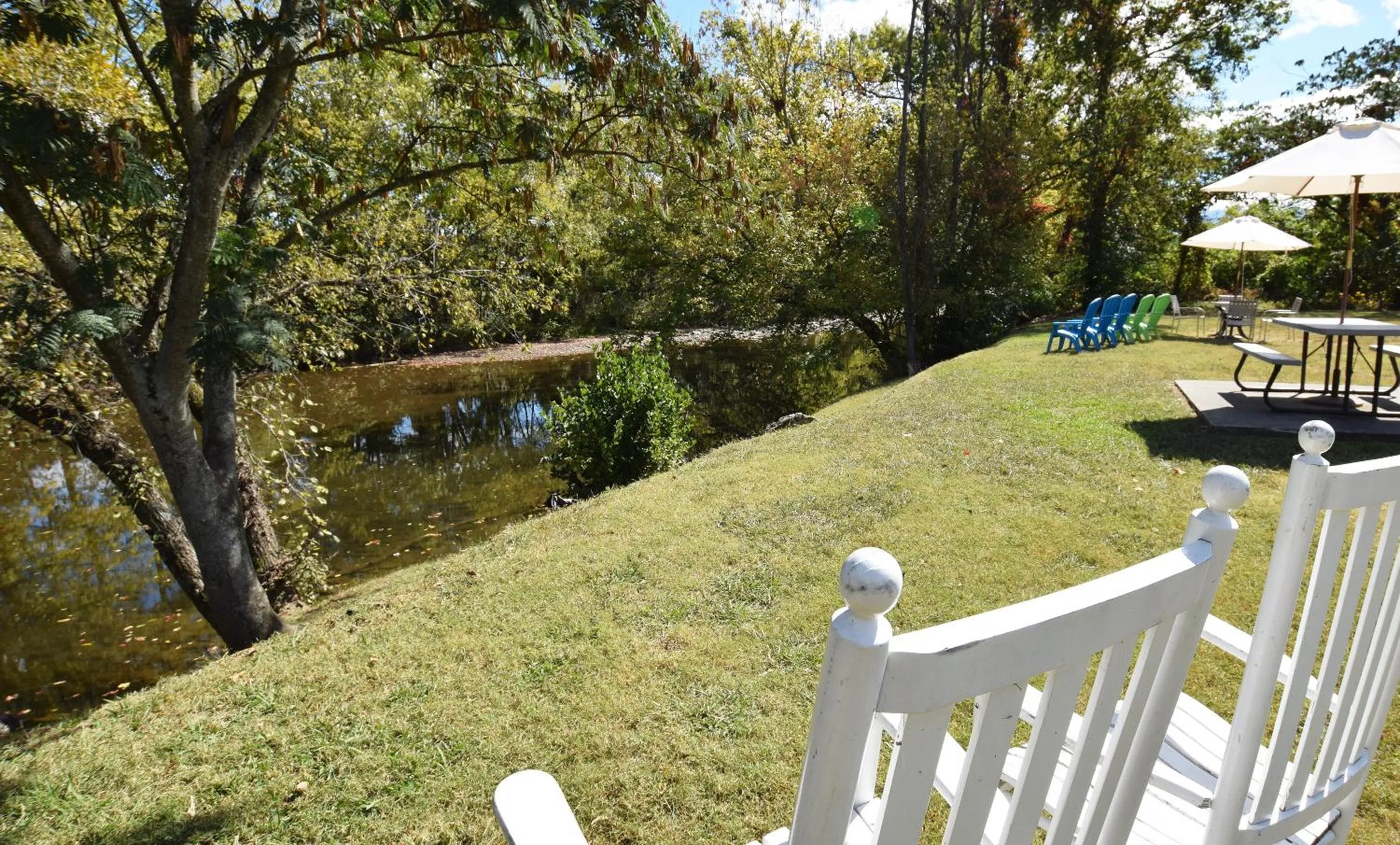 Natural landscape in Arbors at Island Landing Hotel & Suites