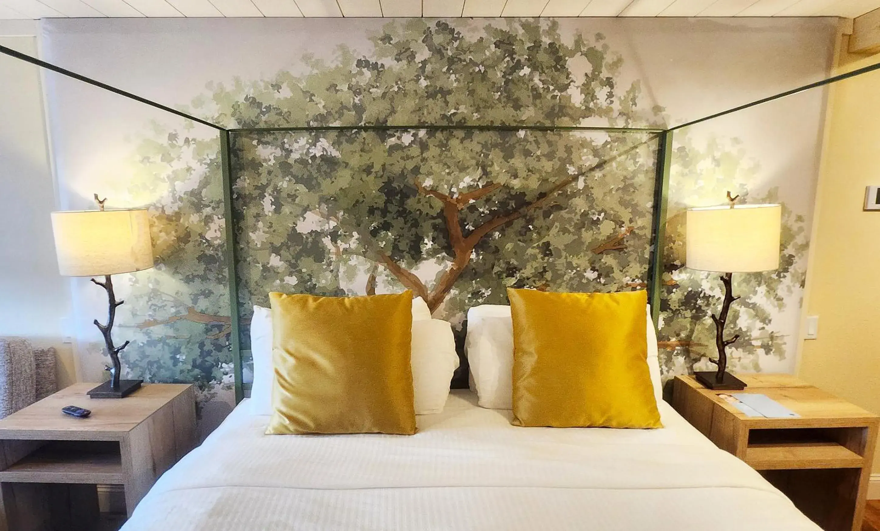 Superior King Room in Arbors at Island Landing Hotel & Suites Superior King Room in Arbors at Island Landing Hotel & Suites