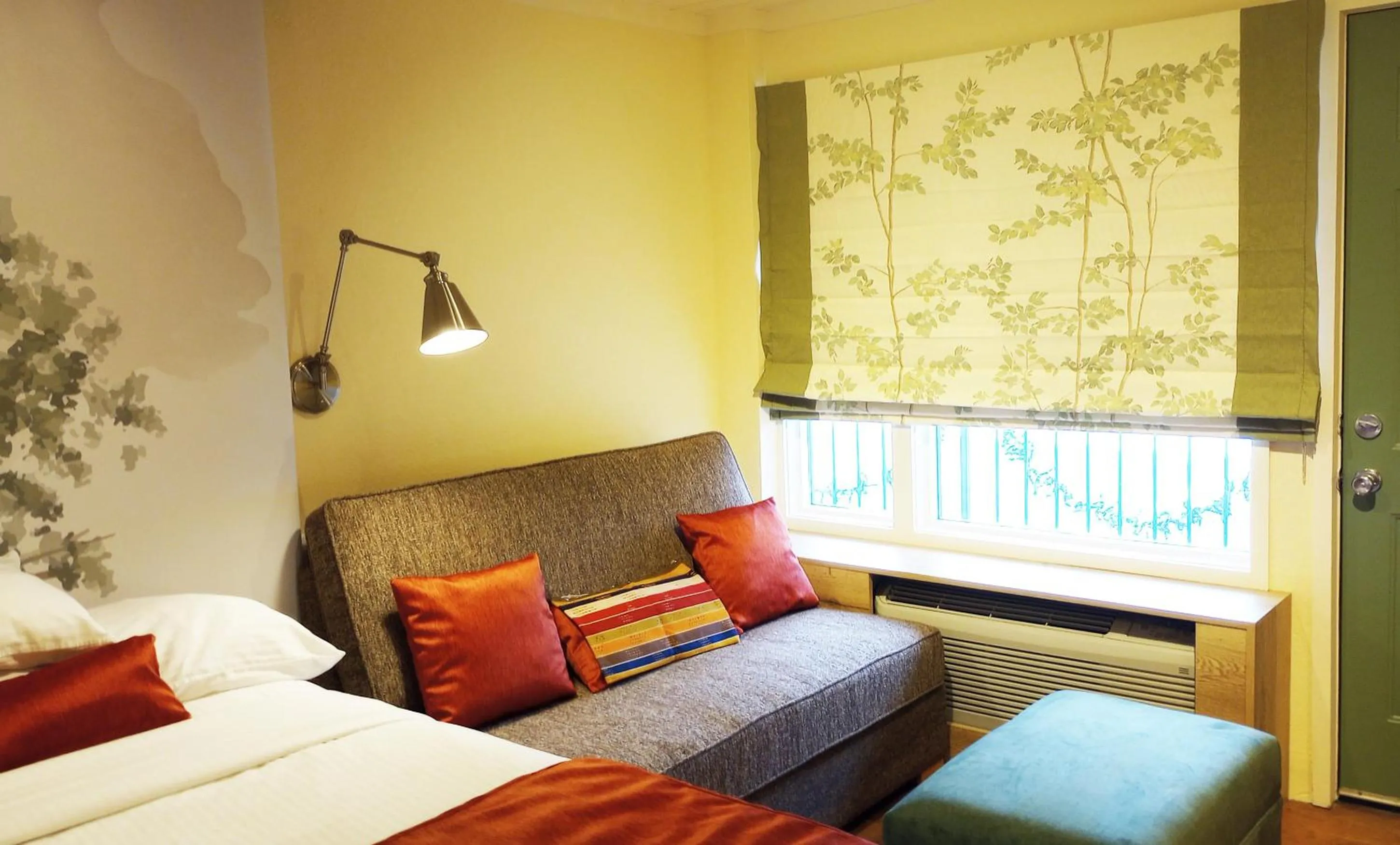 Bedroom, Bed in Arbors at Island Landing Hotel & Suites