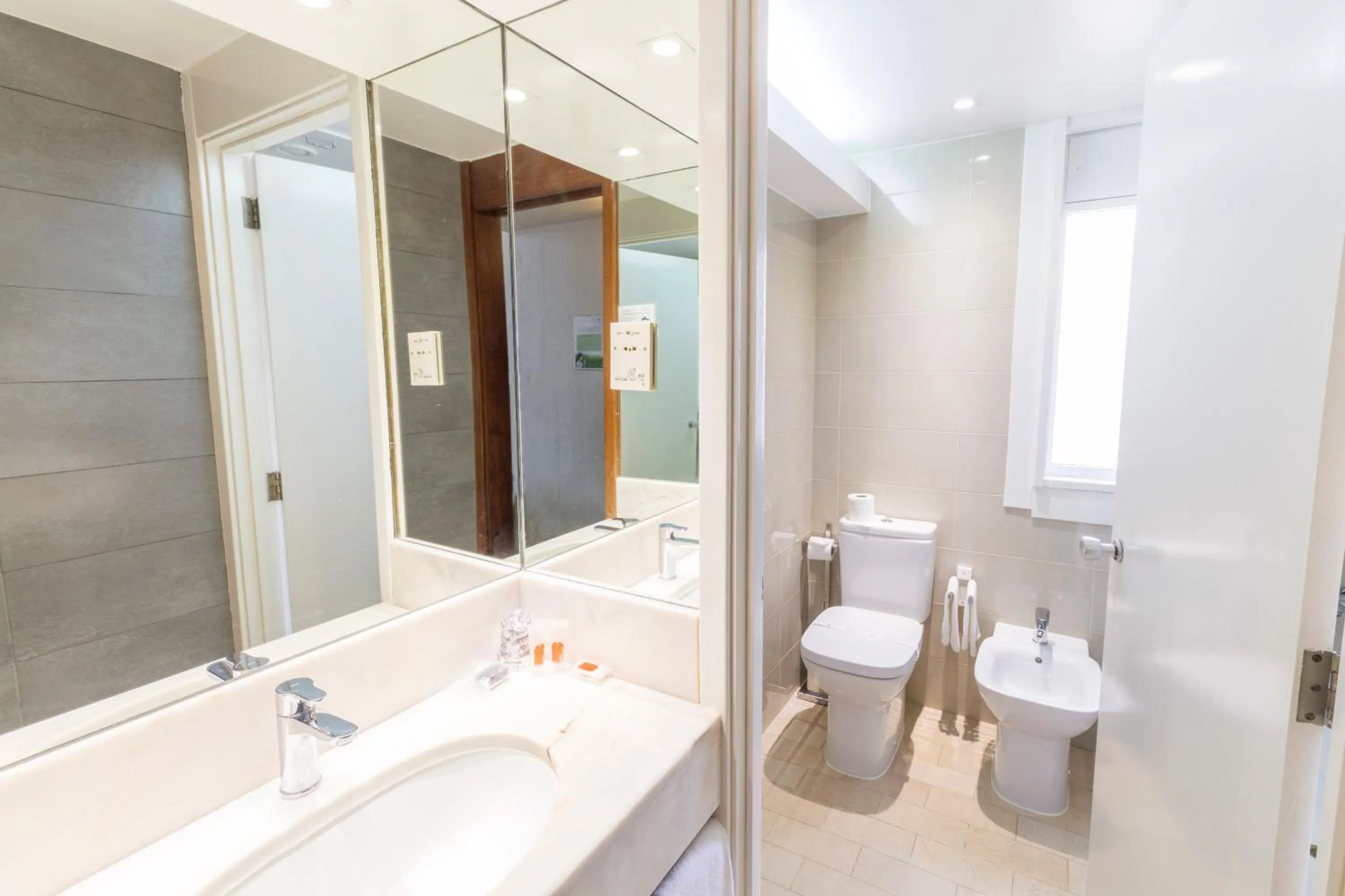 Bathroom in Hotel Eurosol Leiria & Jardim