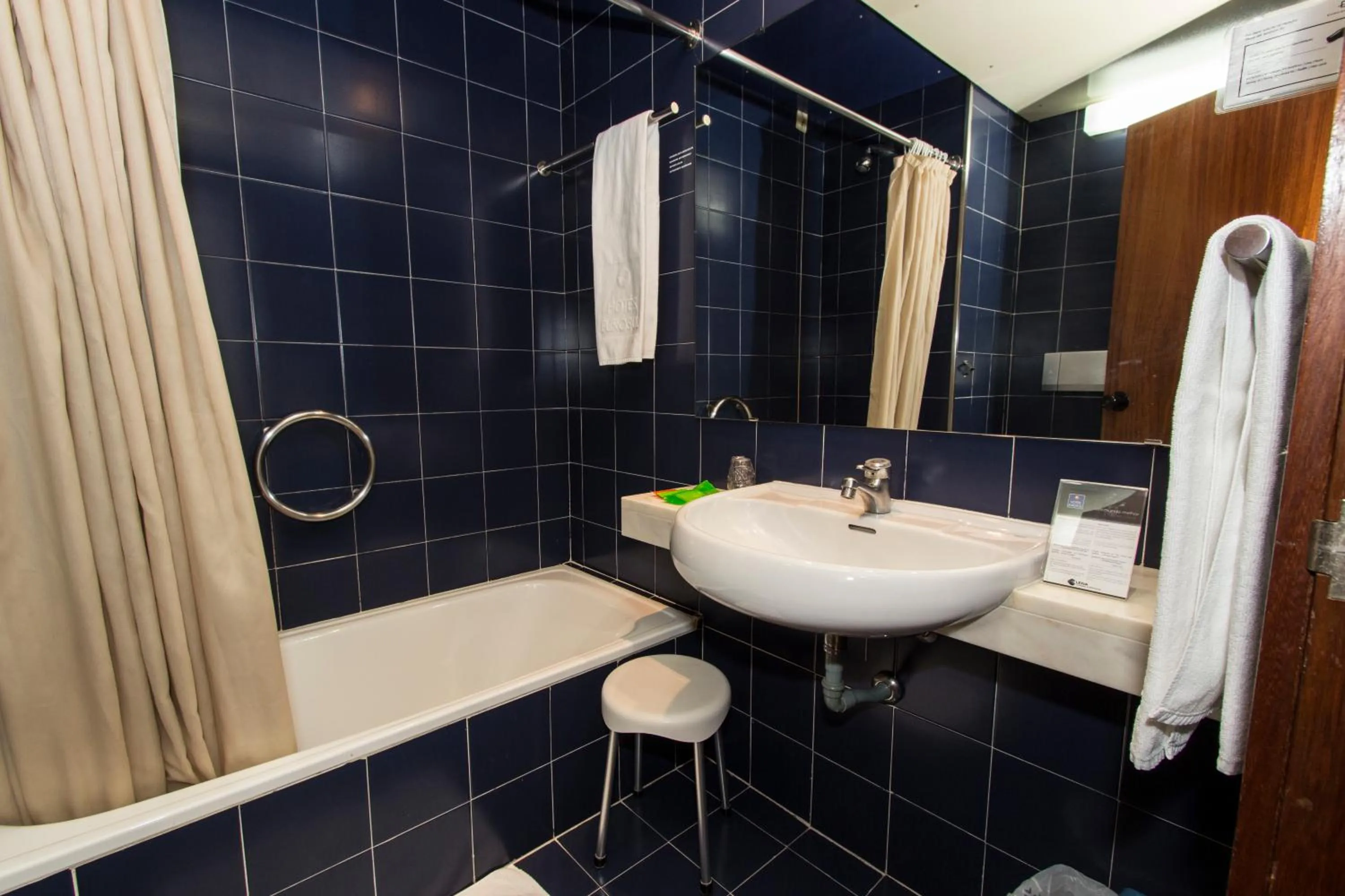 Toilet in Hotel Eurosol Leiria & Jardim