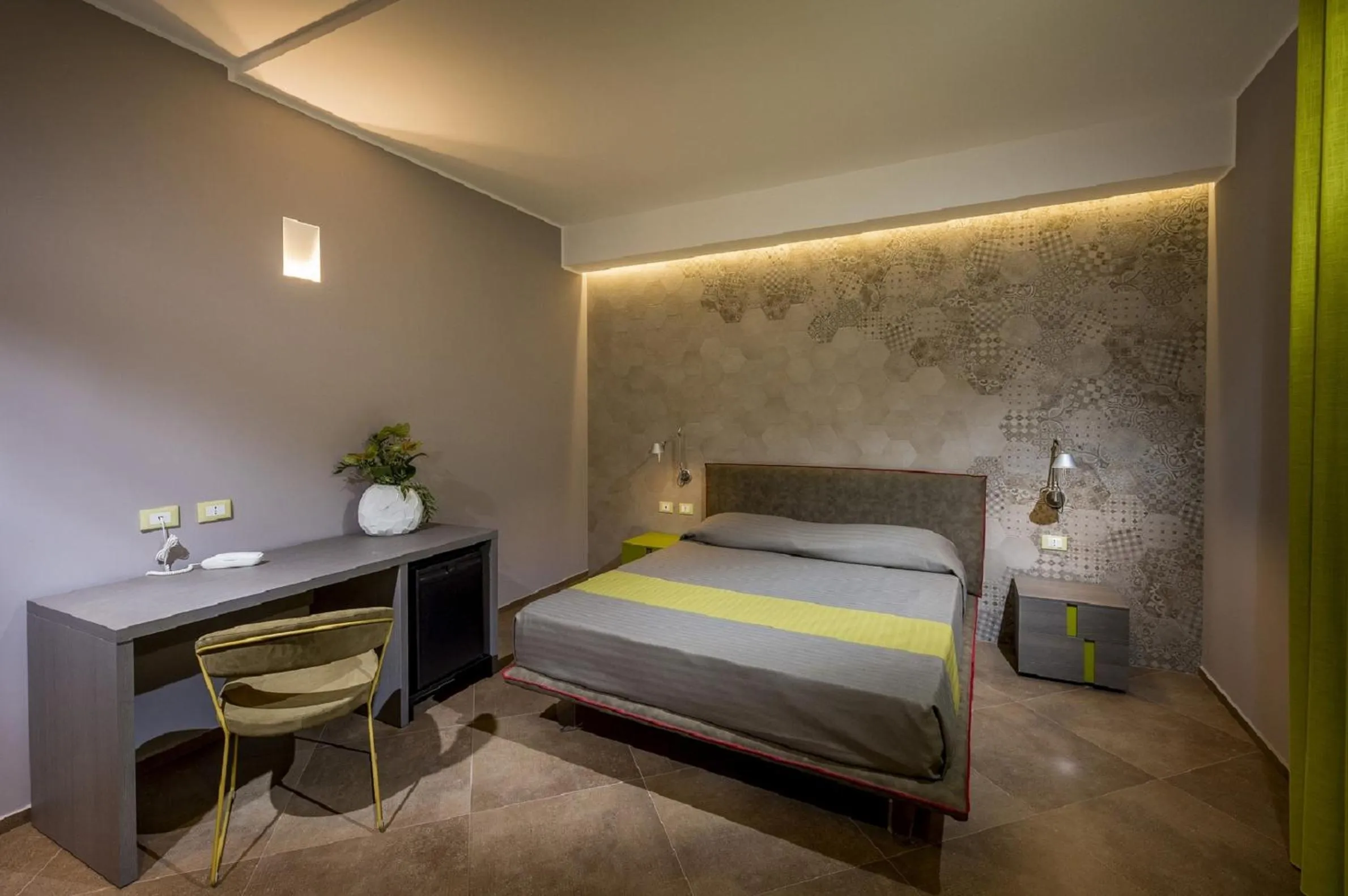 Photo of the whole room, Bed in Hotel Vento del Sud