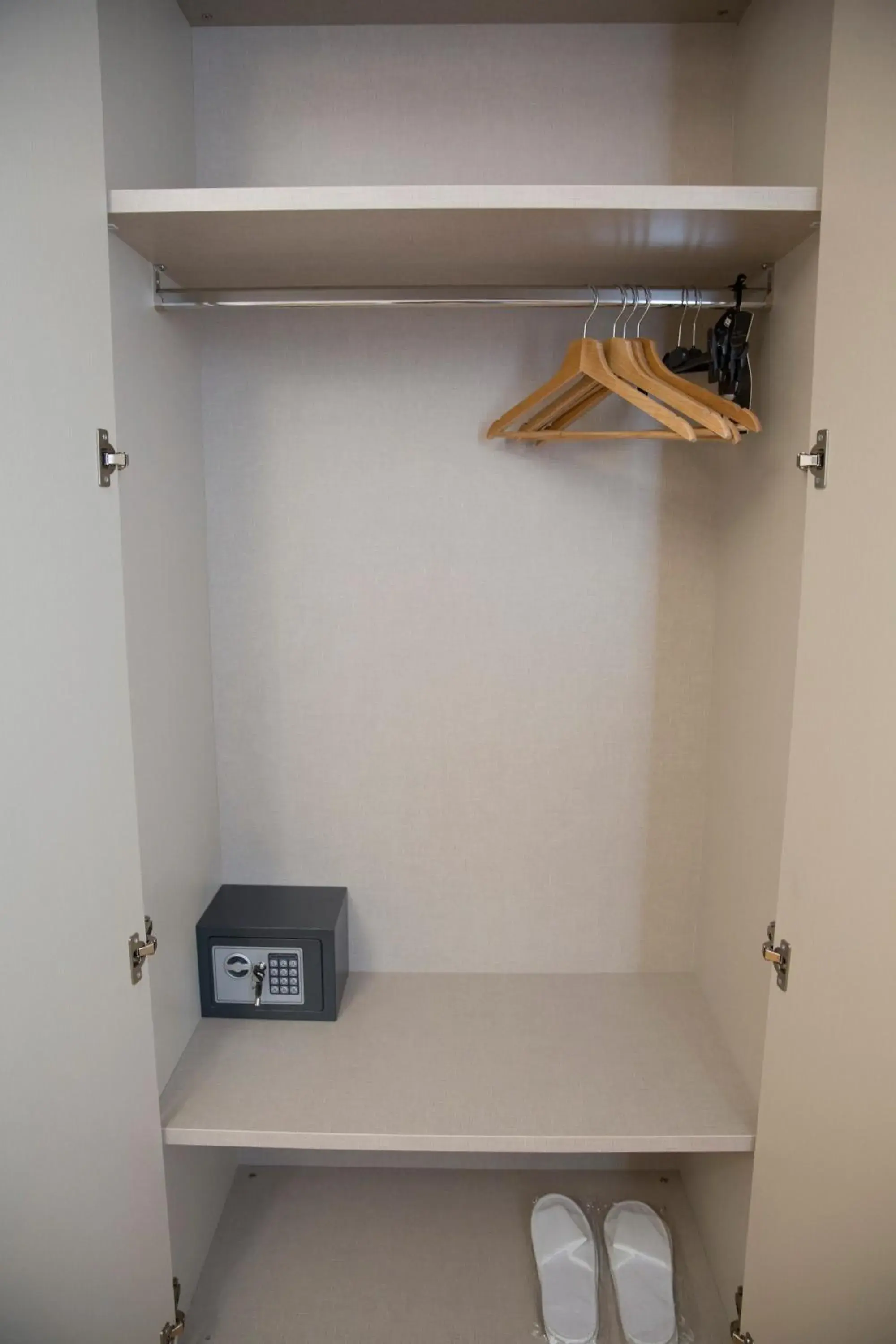 King Room with Roll-In Shower - Disability Access in Boutique Hotel Enia King Room with Roll-In Shower - Disability Access in Boutique Hotel Enia