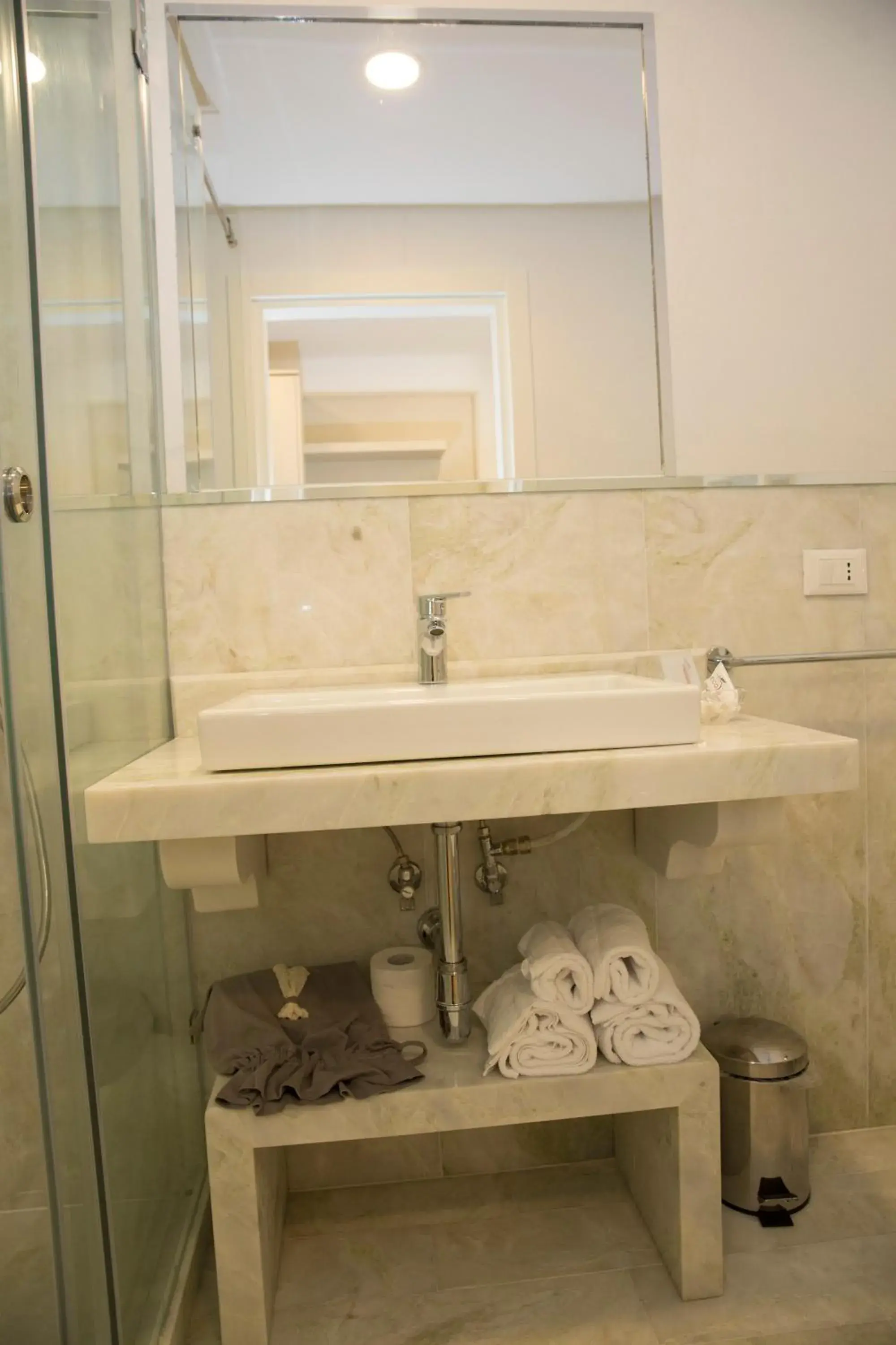 Standard King Room in Boutique Hotel Enia Standard King Room in Boutique Hotel Enia