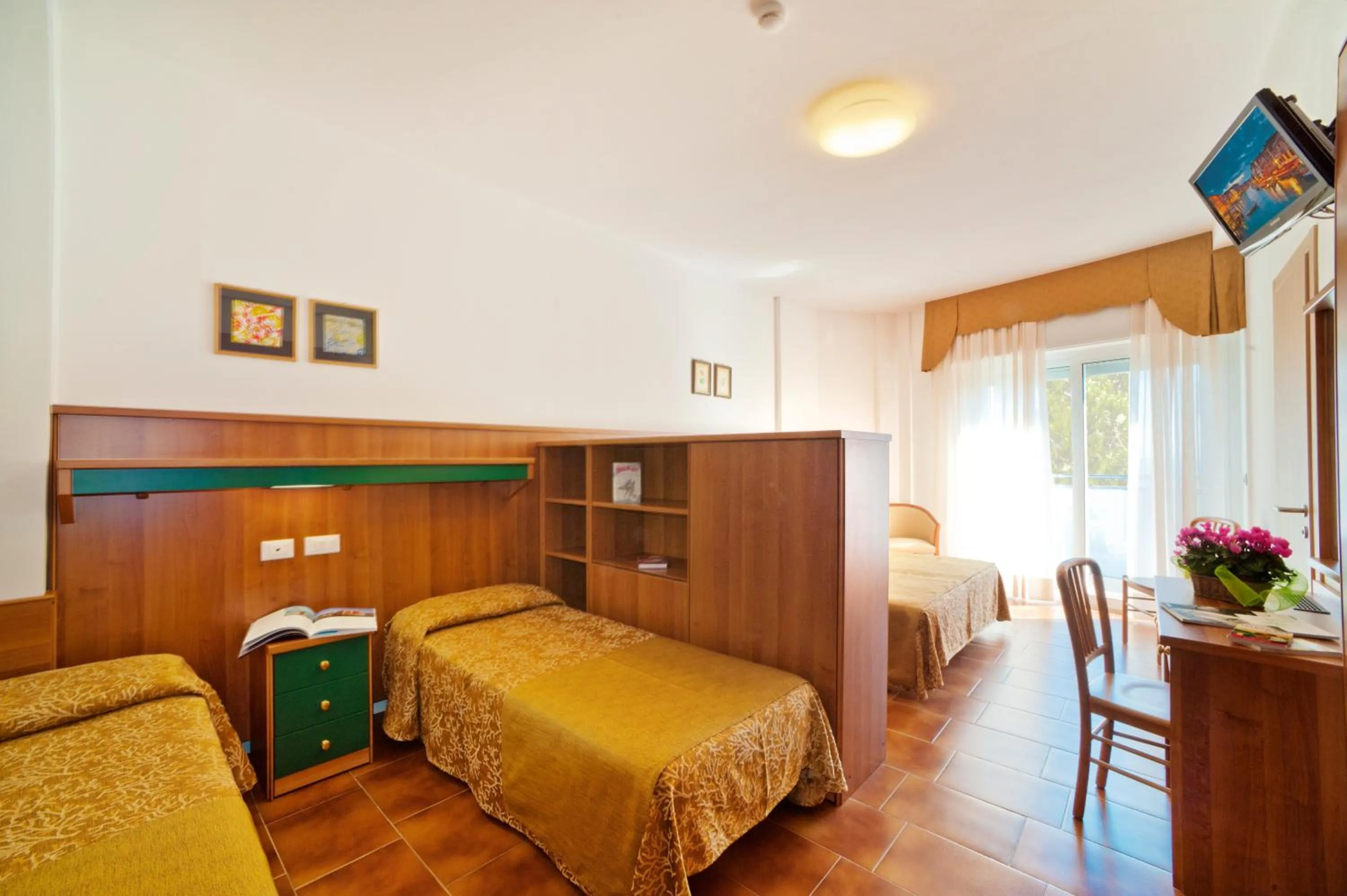 Bedroom, Bed in Hotel Gimm