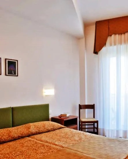 Day, Bed in Hotel Gimm