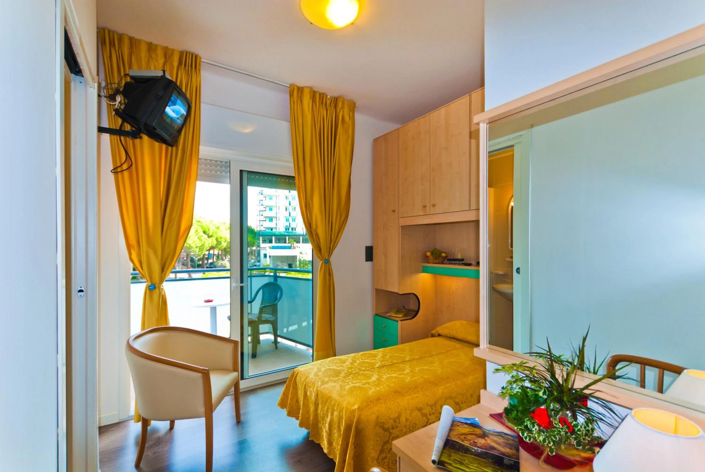 Bedroom, Bed in Hotel Gimm