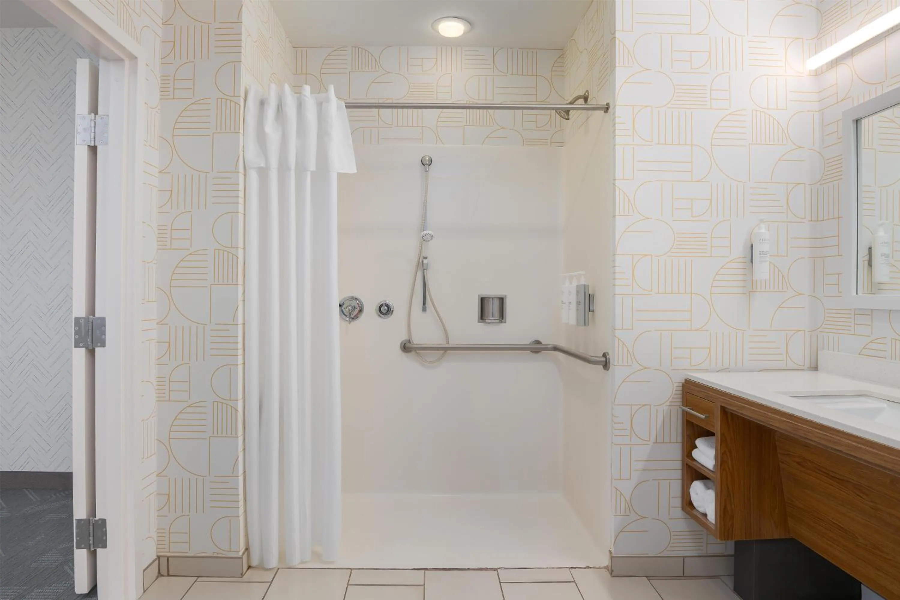 Bathroom in Home2 Suites by Hilton Biloxi/North/D'Iberville