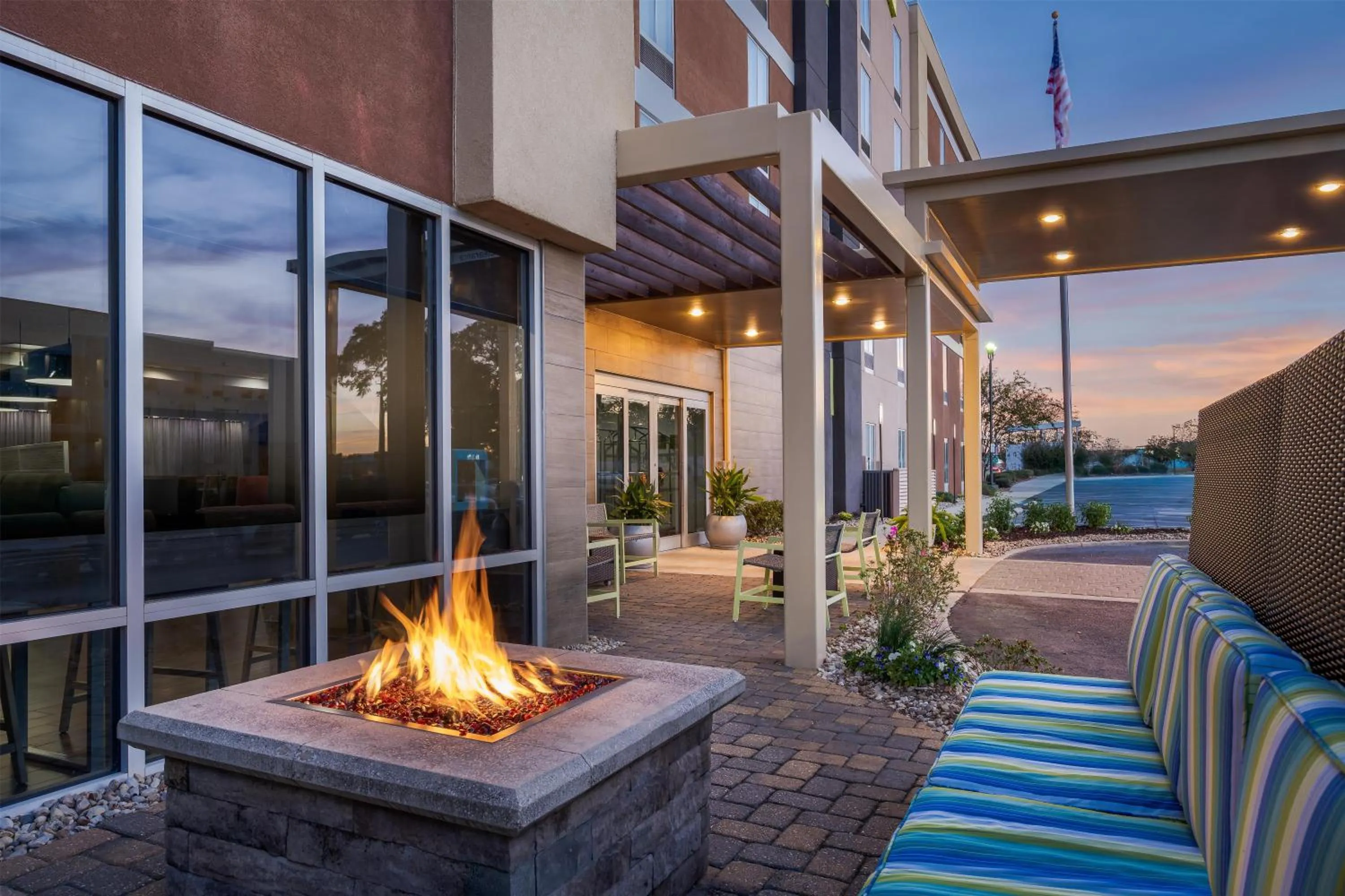 Patio in Home2 Suites by Hilton Biloxi/North/D'Iberville