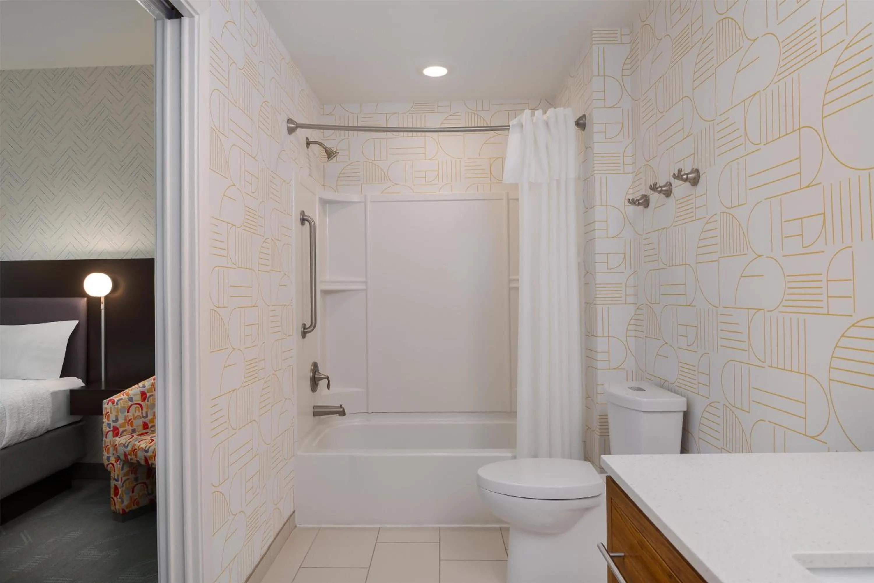 Bathroom, Bed in Home2 Suites by Hilton Biloxi/North/D'Iberville