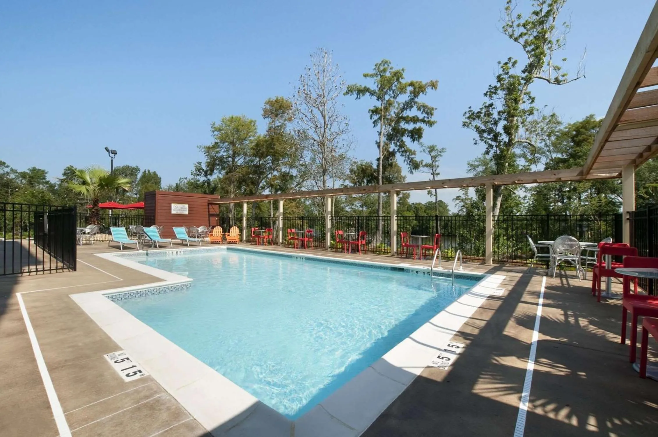 Pool view in Home2 Suites by Hilton Biloxi/North/D'Iberville