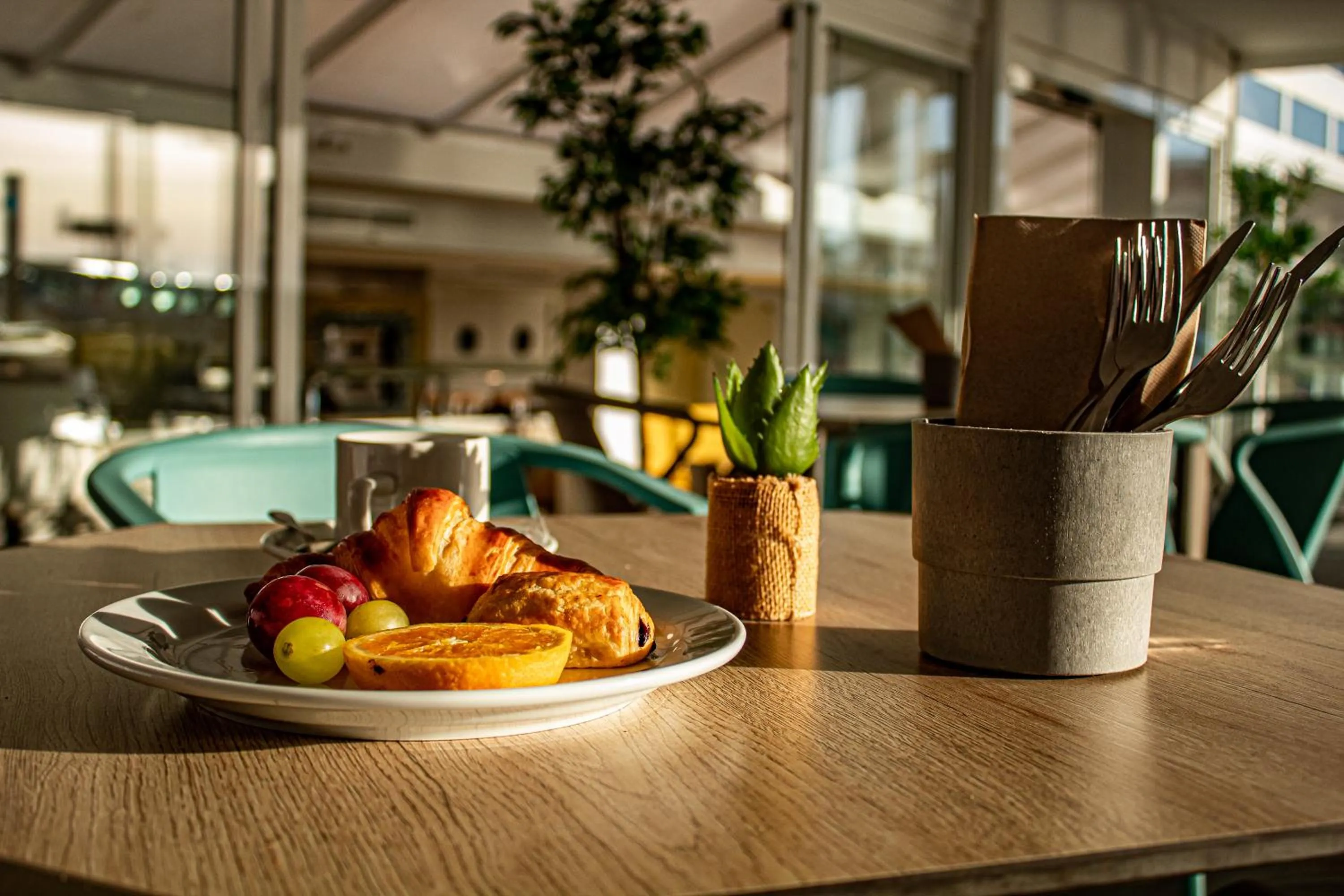 Restaurant/places to eat in Apartamentos Playa Moreia