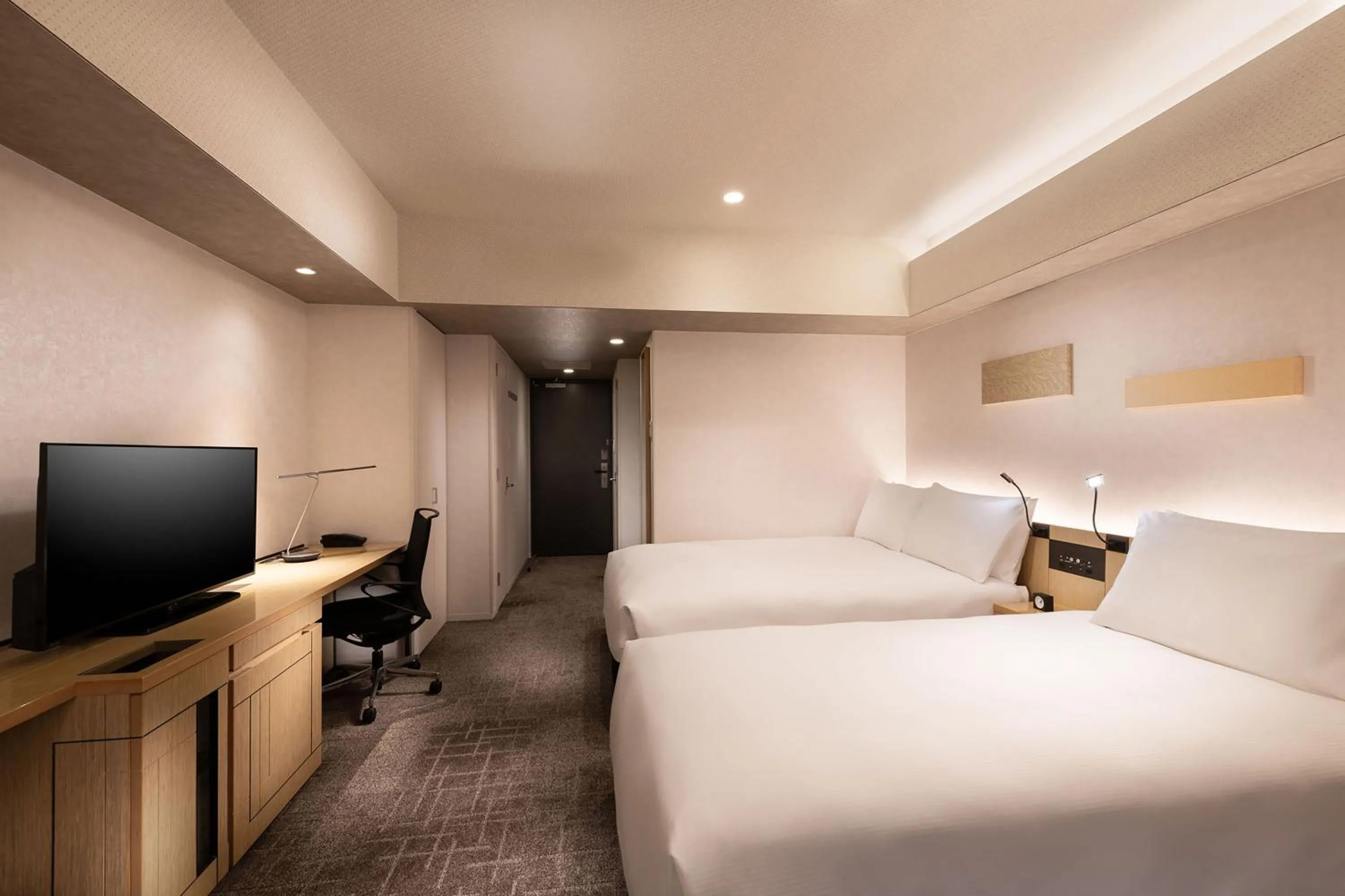 Bed in DoubleTree by Hilton Tokyo Ariake