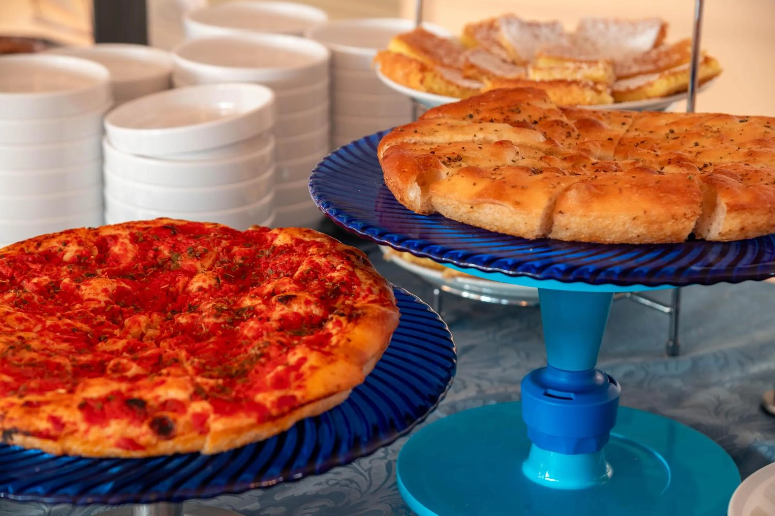 Food and drinks in Hotel Mira